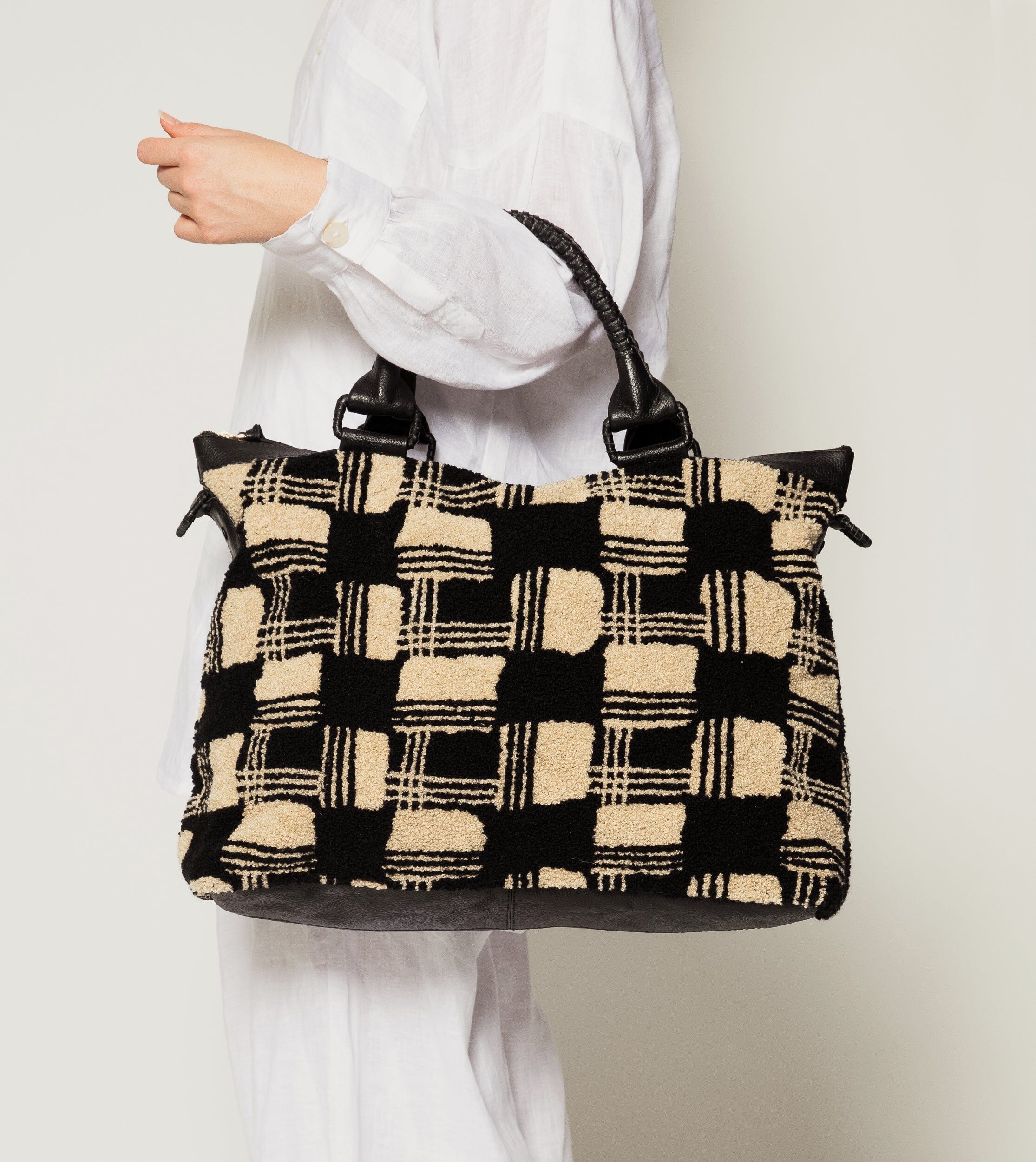 Saint Malo Weekender Bag | Stylish & Durable Travel Duffel for Women & Men | Perfect for Weekend Getaways, Gym, Work & Travel