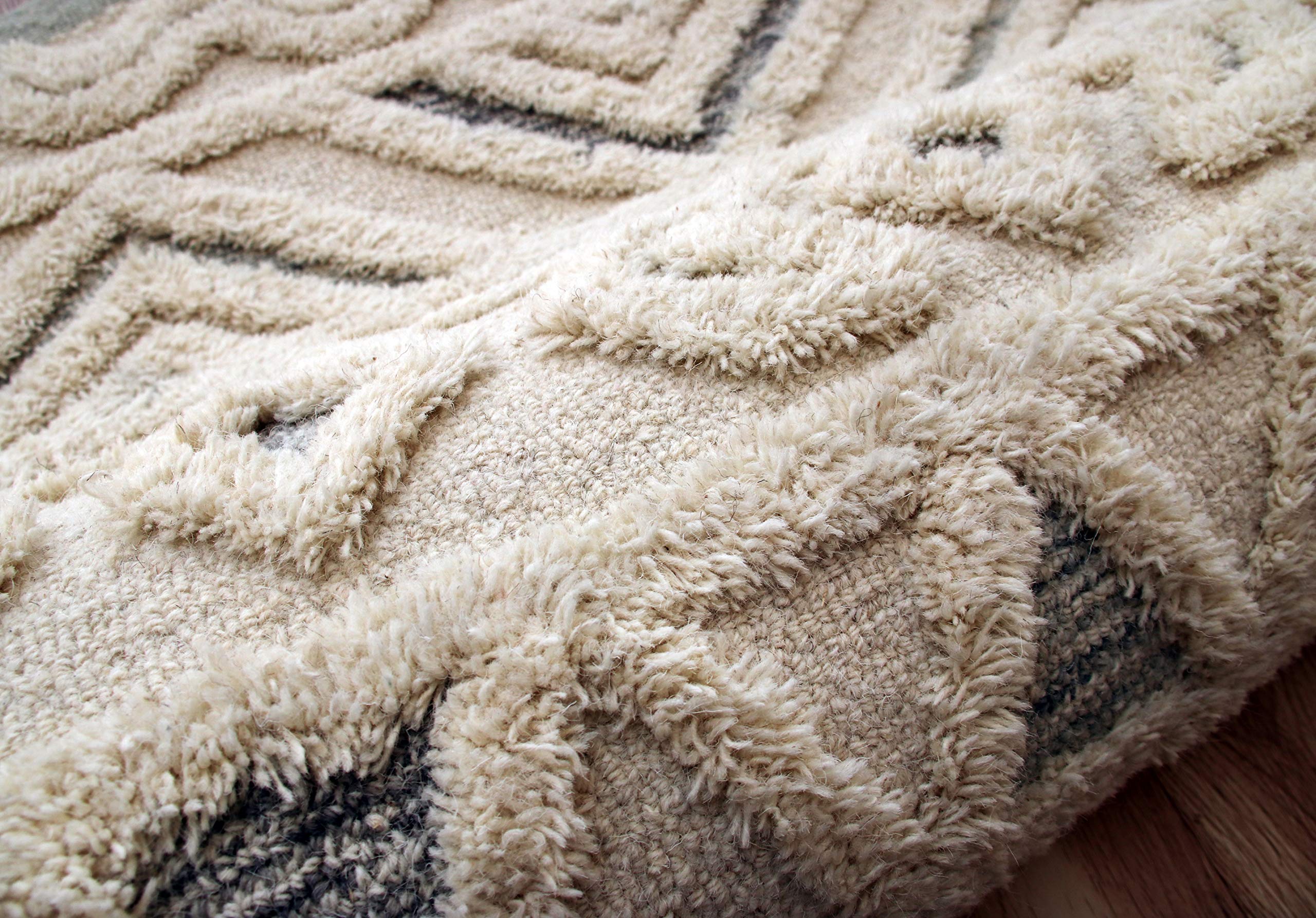 LR Home 6ft Round Natural Wool Area Rug - Hand Tufted Modern Farmhouse Boho Style Carpet for Bedroom, Living Room, Entryway & Playroom | Ivory Home Decor Rug | Perfect for Cozy Spaces, Boho Chic Interiors & Farmhouse Style Rooms