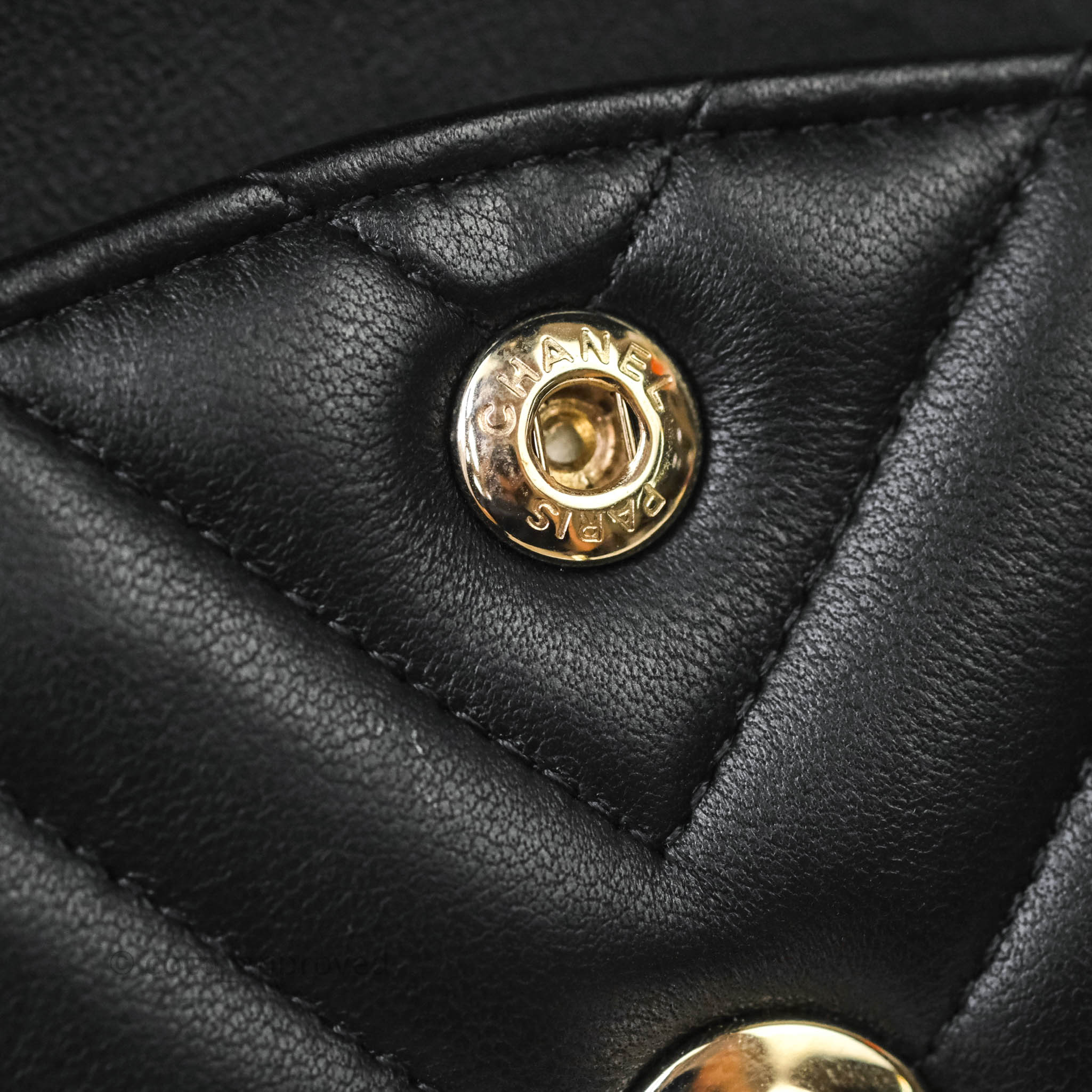 Chanel Classic Chevron Small Medium Double Flap Bag - Black Lambskin Leather with Gold Hardware | Luxury Handbag for Women, Perfect for Parties, Dates & Everyday Elegance