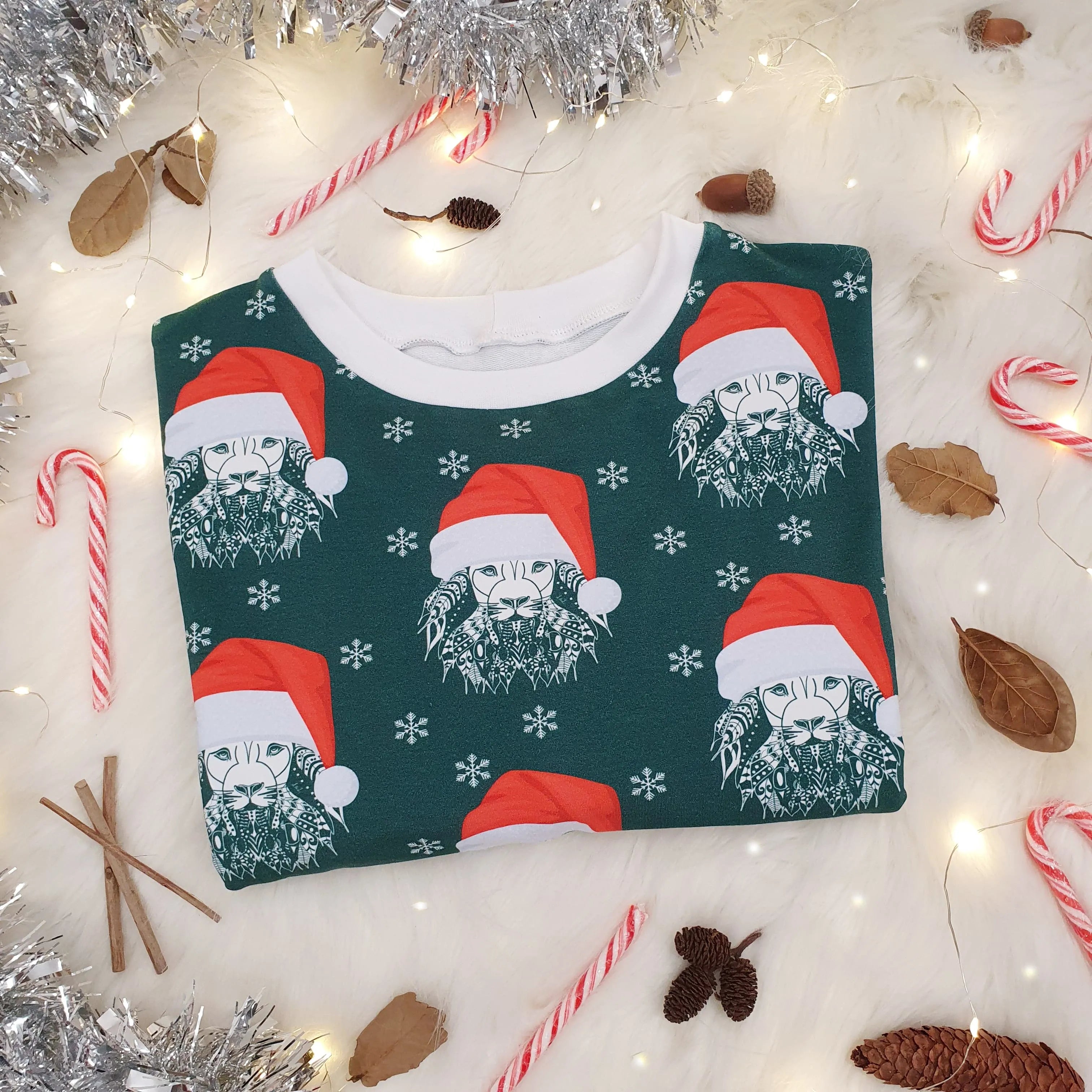 Festive Lions MAMA Christmas Sweatshirt - Cozy Holiday Pullover for Women, Funny Xmas Family Matching Outfits - Perfect for Christmas Parties & Family Photos