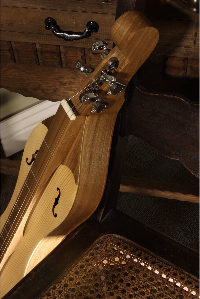 Roosebeck Grace Mountain Dulcimer 4-String Walnut Vaulted Fretboard with Spruce Top and F-Holes - Perfect for Folk Music, Bluegrass, and Home Performances