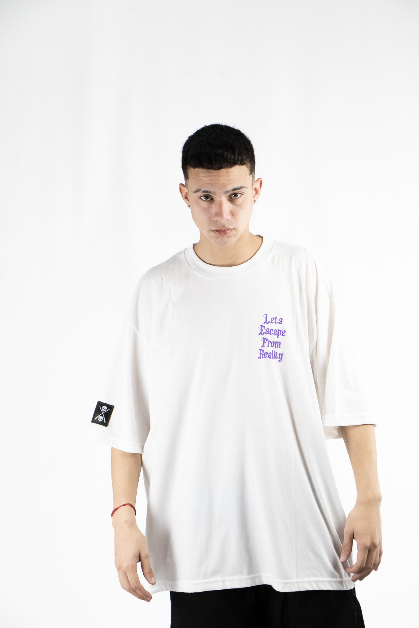 Remera Dos Padres Oversize Unisex T-Shirt with Regular Logo 262 in White - Perfect for Casual Wear, Street Style and Everyday Comfort