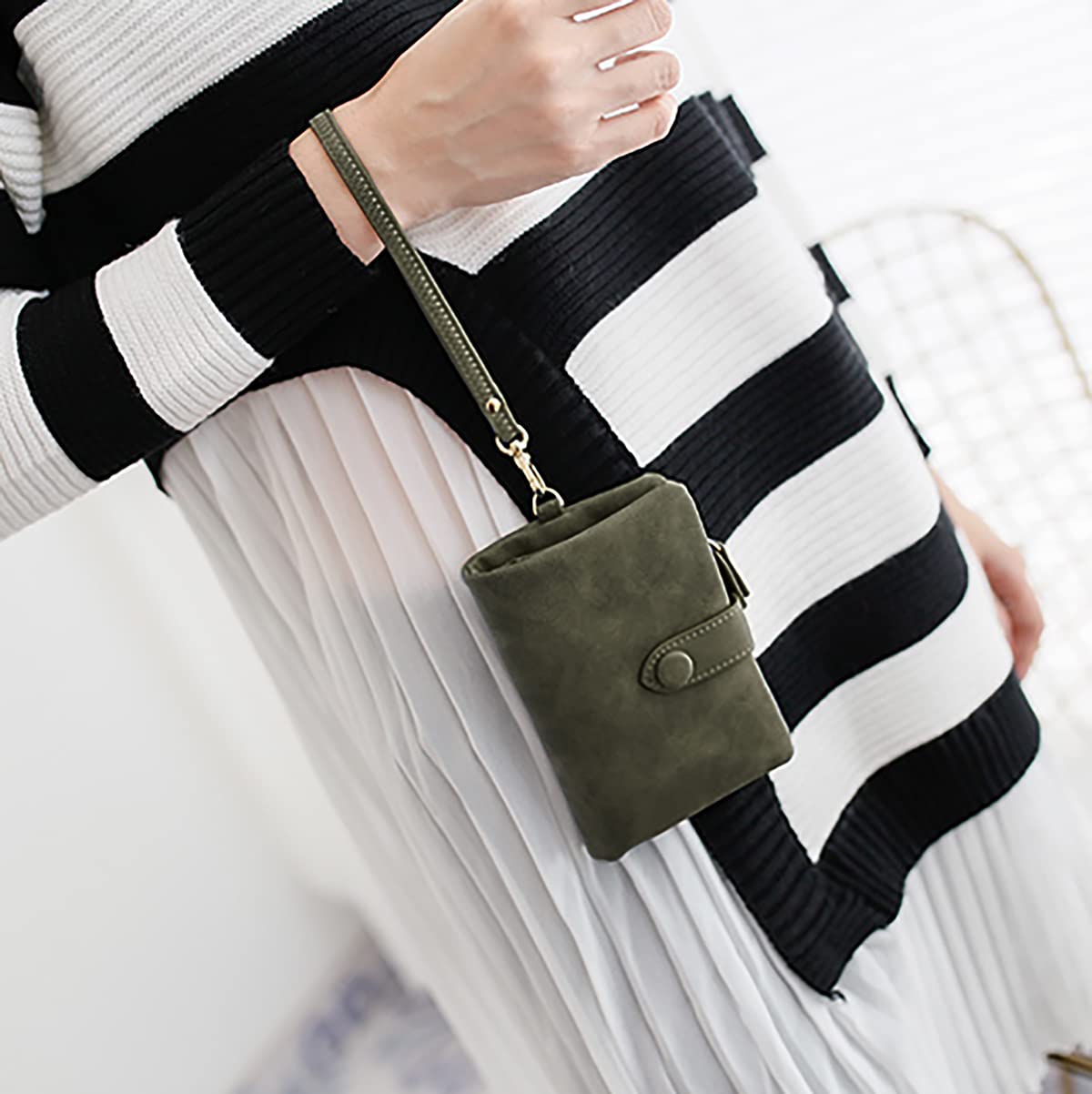 Vegan Leather Women's Wallet with Zipper & Wristlet - Slim RFID Blocking Card Holder & Coin Purse for Everyday Use, Travel, and Shopping
