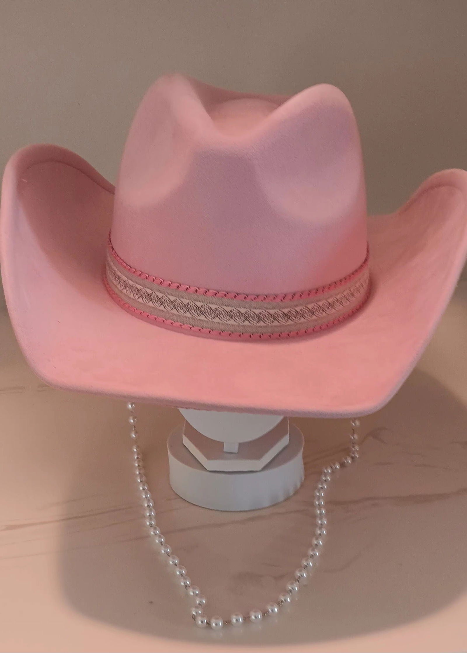Stylish Pink Zig Zag Pattern Western Cowboy Hat for Women - Perfect for Rodeo, Music Festivals & Country Style Outfits
