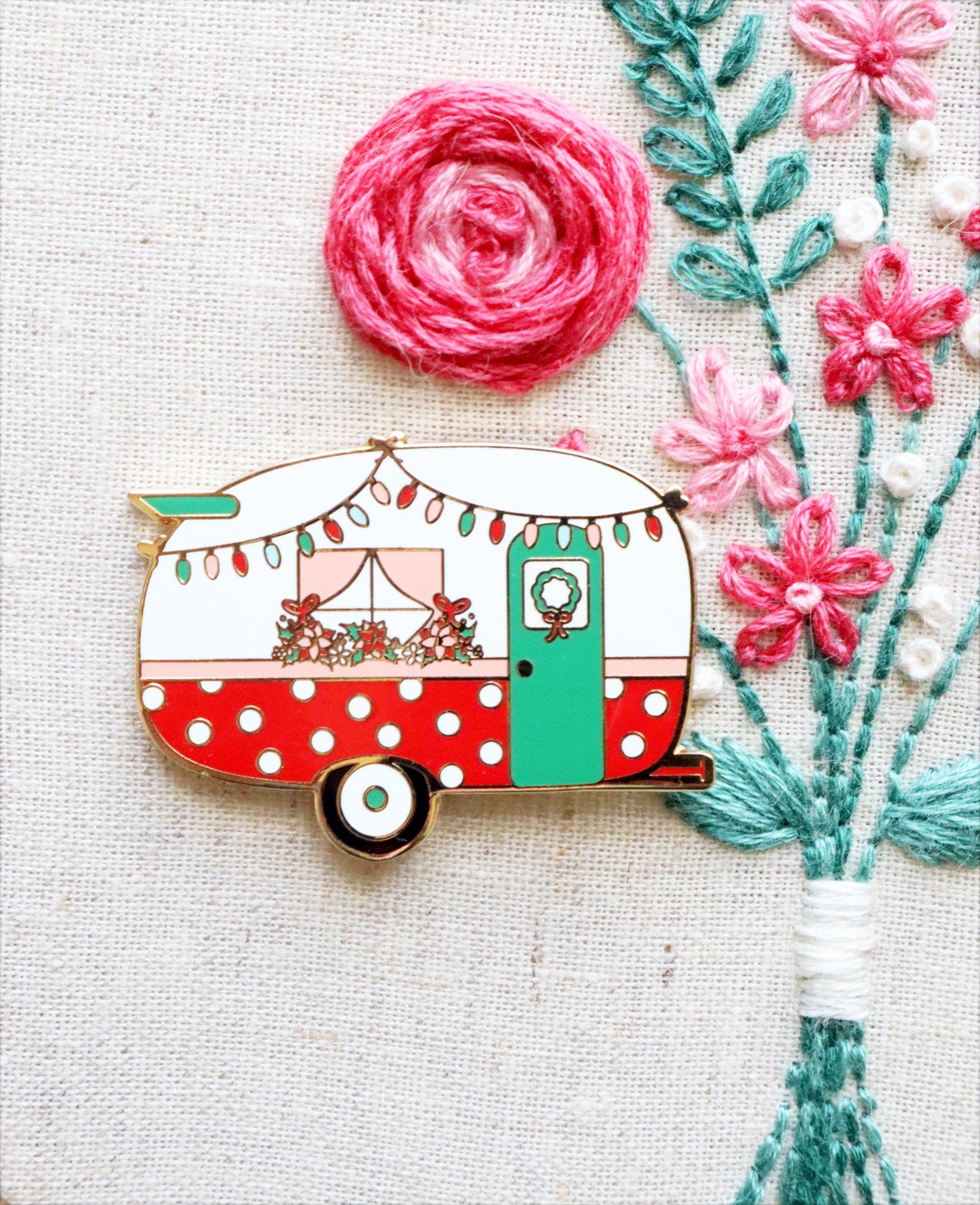 Christmas Camper Needle Minder - Magnetic Pin Cushion for Sewing, Quilting & Embroidery - Perfect for Holiday Crafting & DIY Projects