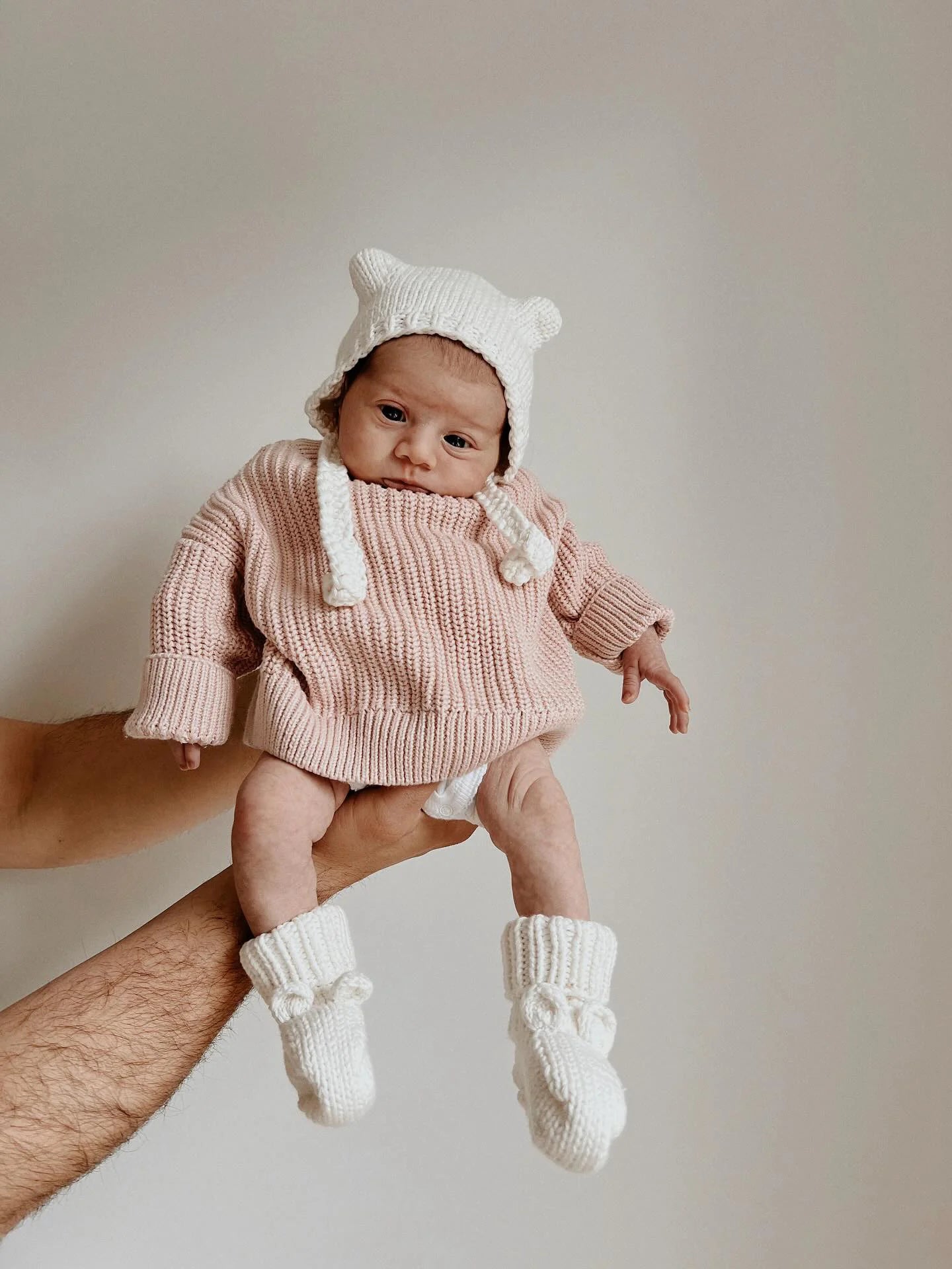 Organic Cotton Baby Booties - Soft & Comfortable Bear Design in Ivory - Perfect for Newborns, Infants & Toddlers for Playtime & Photo Shoots