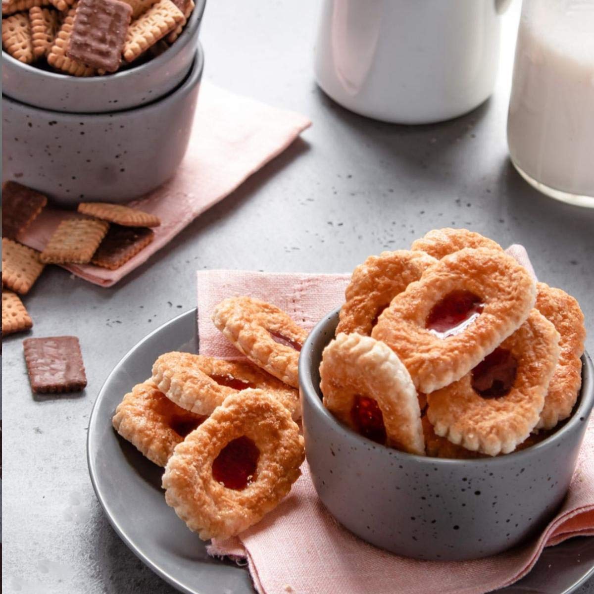 Bahlsen Deloba Red Currant Cookies - 24 Pack | German Butter Biscuits with Fruity Filling | Perfect for Tea Time, Gifts & Office Snacks