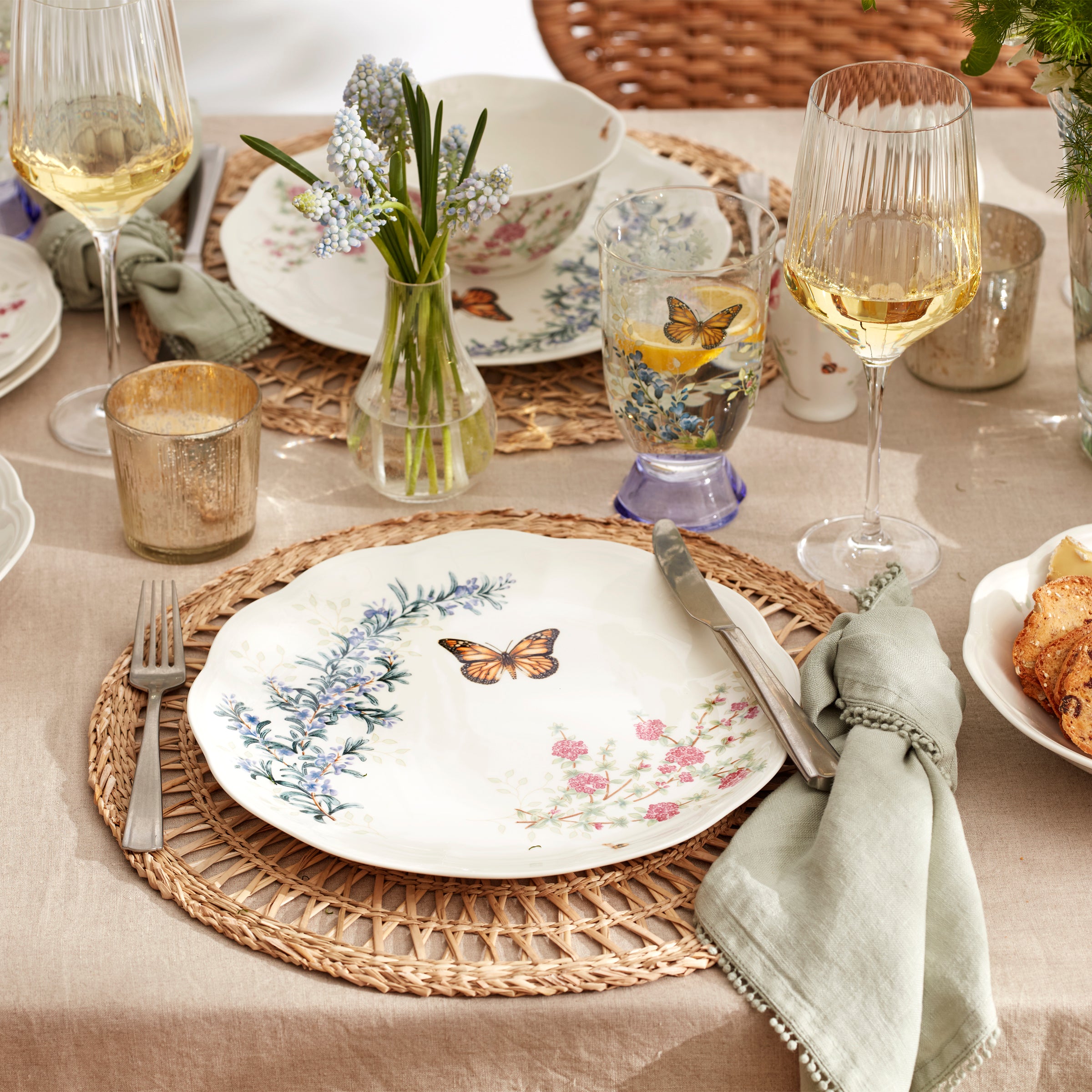 Butterfly Meadow Herbs Dinner Plates Set of 4 - Elegant Floral Ceramic Plates for Dining, Entertaining & Home Decor - Perfect for Dinner Parties, Family Meals & Kitchen Decor