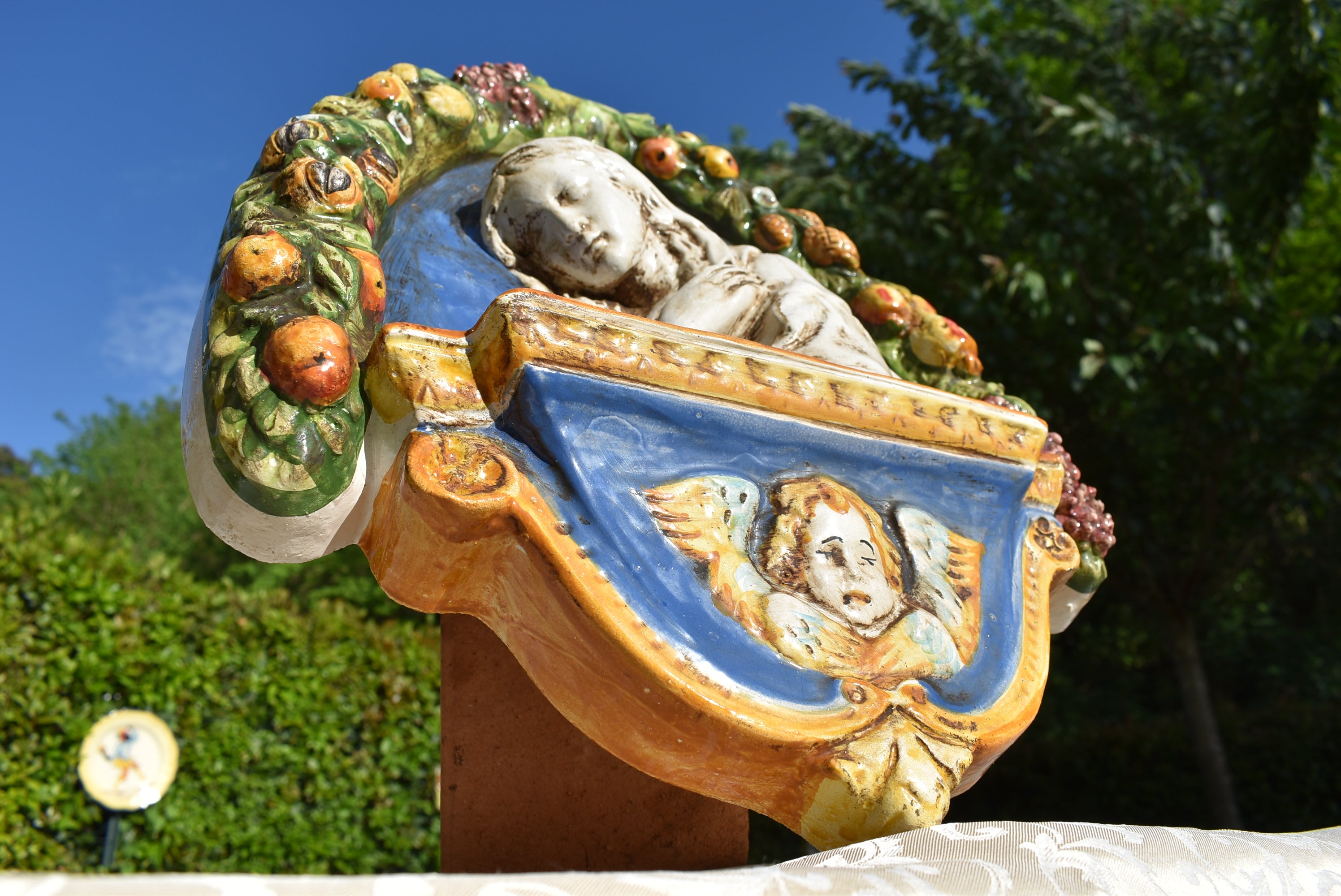 Ceramic Home Decor - Elegant Handcrafted Ceramic Tableware & Kitchenware for Dining, Gifts & Interior Design