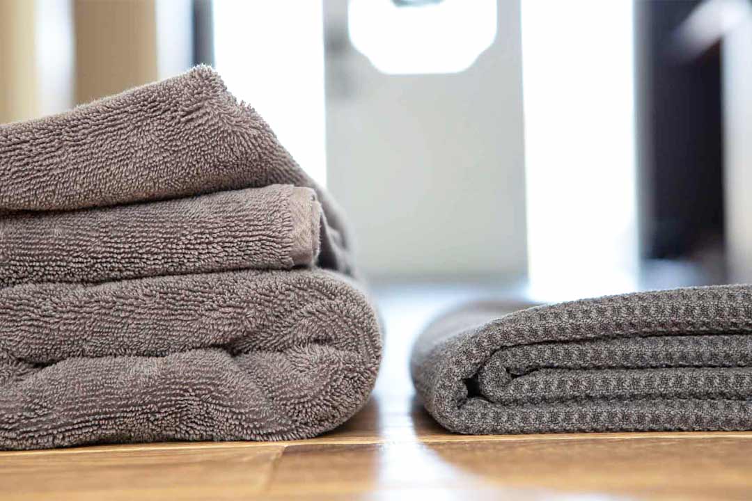 Premium Microfiber Bath Towel - Ultra Soft, Quick Dry & Highly Absorbent - Perfect for Gym, Travel, Spa & Home Use