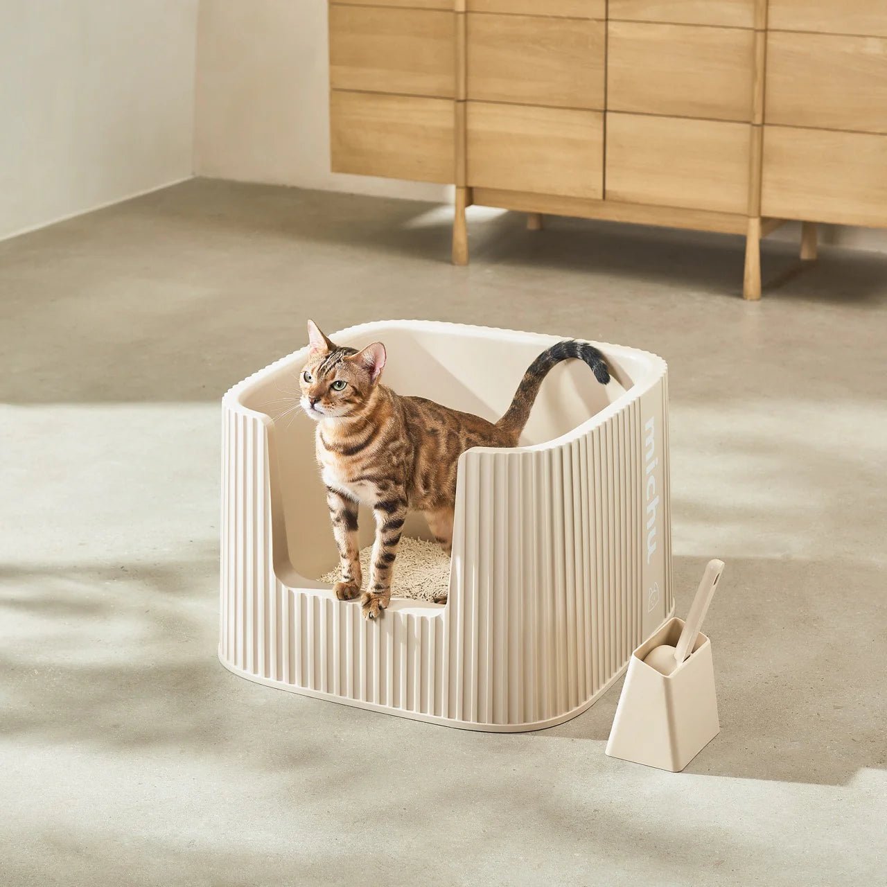 XXL BoBa Deluxe Cat Litter Box - Extra Large Spacious Design with Scoop Included - Perfect for Multiple Cats & Large Breed Felines