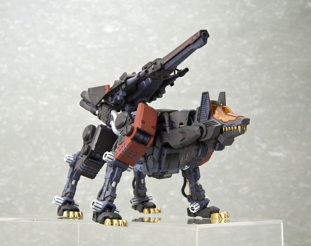 ZOIDS Command Wolf Irvine Custom 1/72 Scale Plastic Model Kit by Kotobukiya - Anime Mecha Action Figure for Collectors & Hobbyists - Perfect for Display, Gifts & Japanese Robot Model Enthusiasts