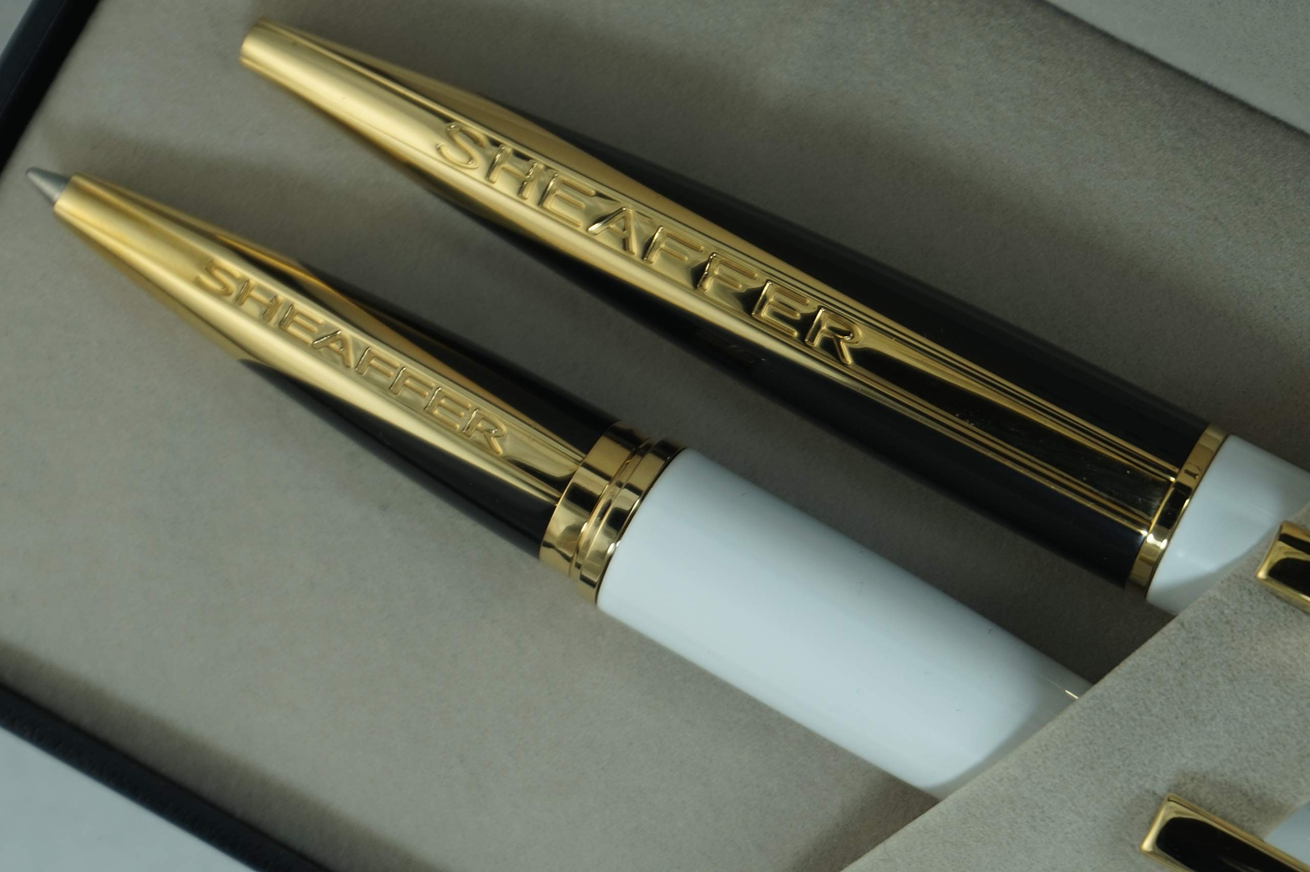 Sheaffer Taranis Aerodynamic Power Pen Set - Sleek Design, Patent-Pending Grip, Stormy White with 22KT Gold Trim (Rollerball & Ballpoint) - Perfect for Business Gifts, Executive Writing & Luxury Office Use