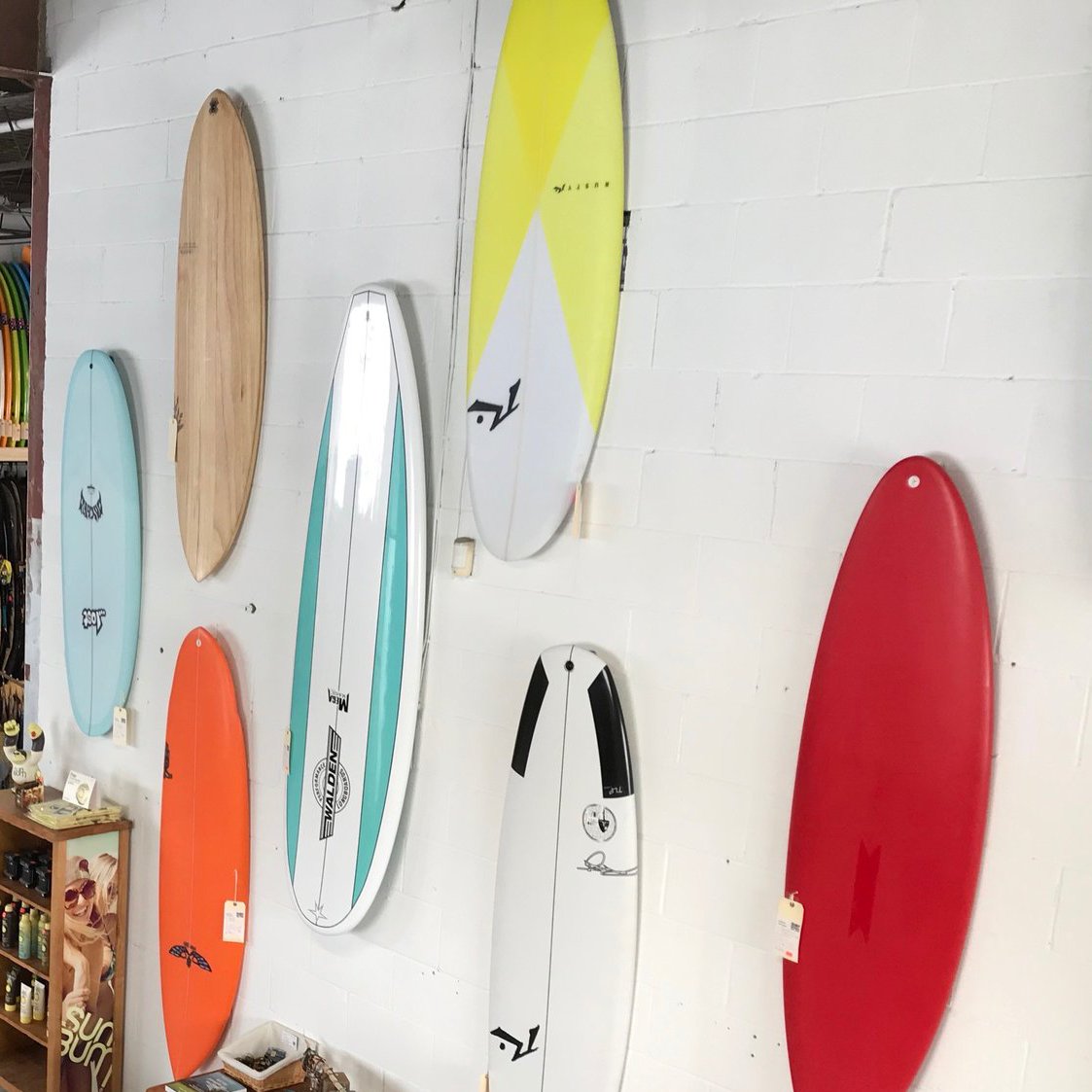Shepps/Gnarwall Surfboard Wall Mount Hooks - Single Fin Surfboard Rack for Secure Storage - Perfect for Garage, Bedroom, or Beach House Organization