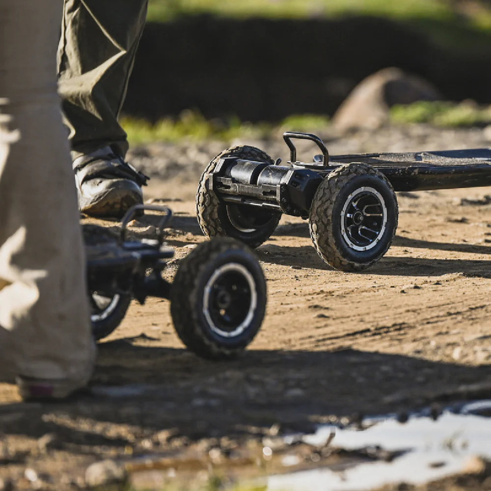 Exway Atlas Pro 4WD All-Terrain Electric Skateboard - 37 MPH Top Speed, 21 Mile Range, Belt Drive System - Perfect for Off-Road Adventures, Commuting & Extreme Sports