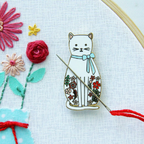 Flamingo Toes White Cat Needle Minder - Magnetic Pin Holder for Sewing, Quilting & Embroidery - Perfect for Crafters & DIY Enthusiasts