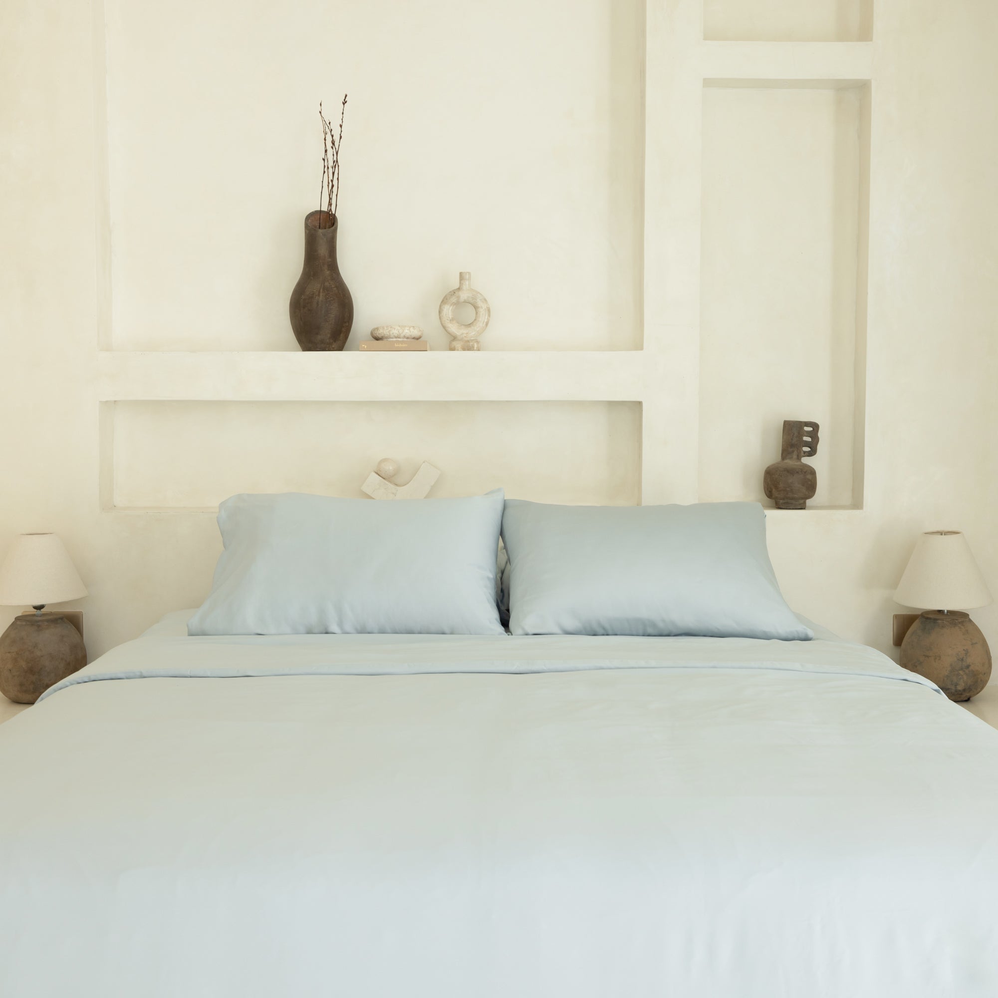 Organic Bamboo Sateen Bed Sheet Set - Ultra Soft & Hypoallergenic - Queen Size 4-Piece Set - Perfect for Luxury Bedding & Eco-Friendly Home Decor