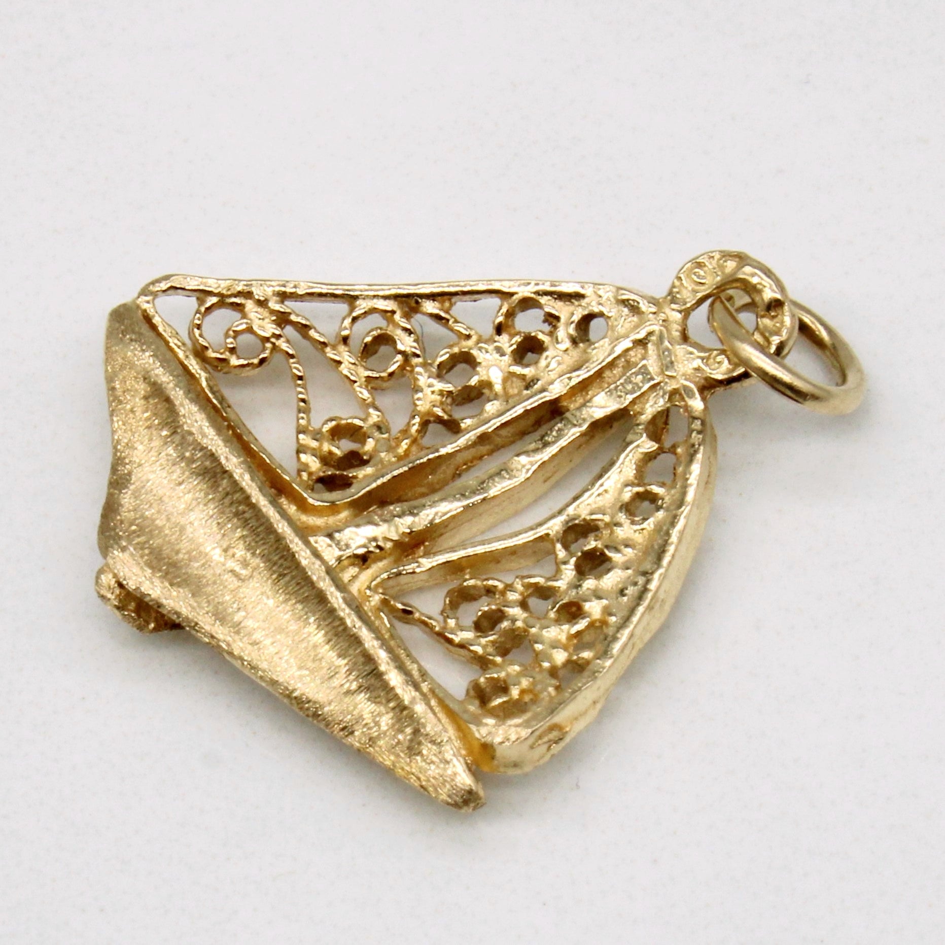 10K Yellow Gold Boat Charm Pendant Necklace - Nautical Jewelry for Women - Perfect for Beach Vacations, Sailing & Summer Outfits