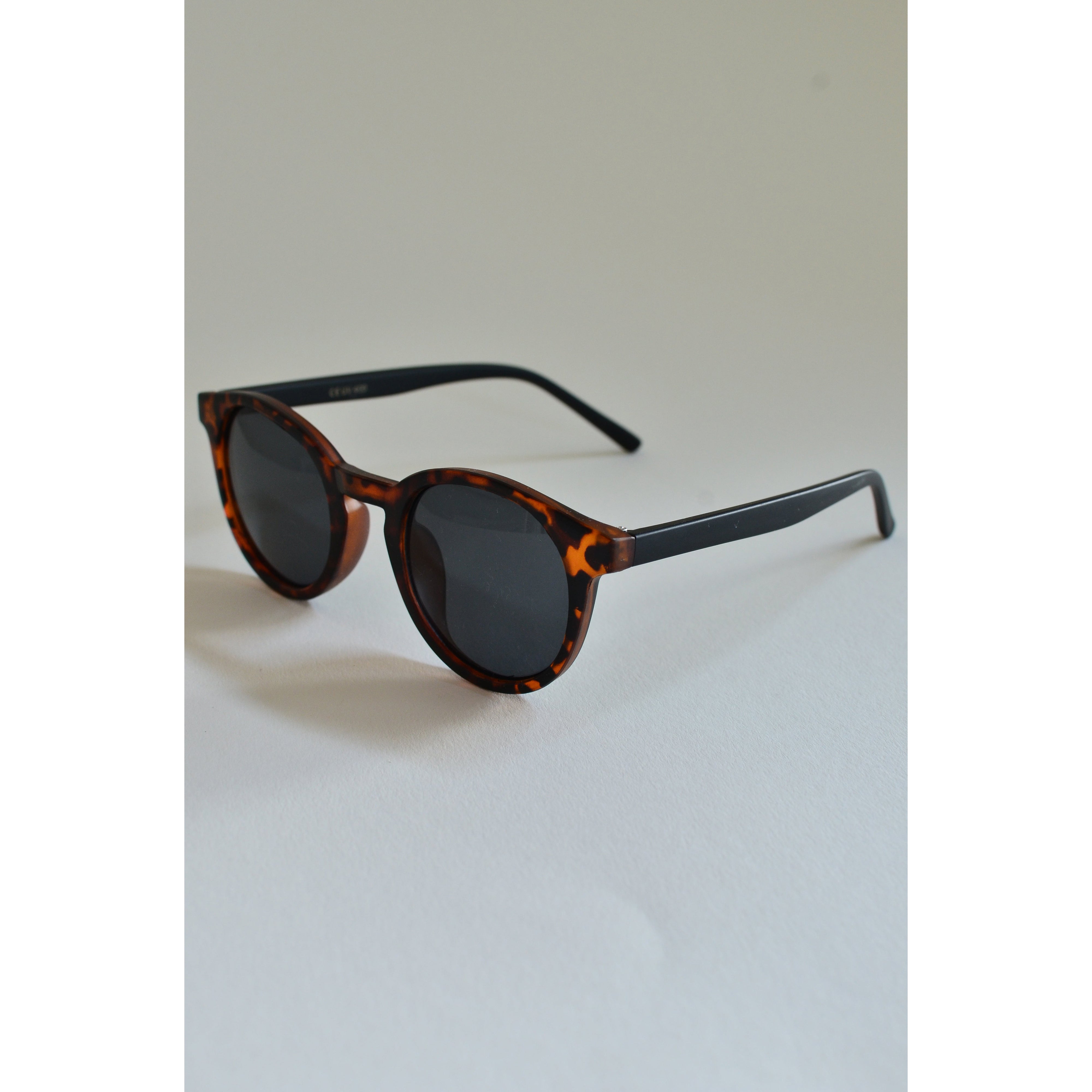 BabyMocs Adult Sunglasses - Classic Turtle Shape Aviator Style for Men & Women - Perfect for Driving, Beach, and Outdoor Activities