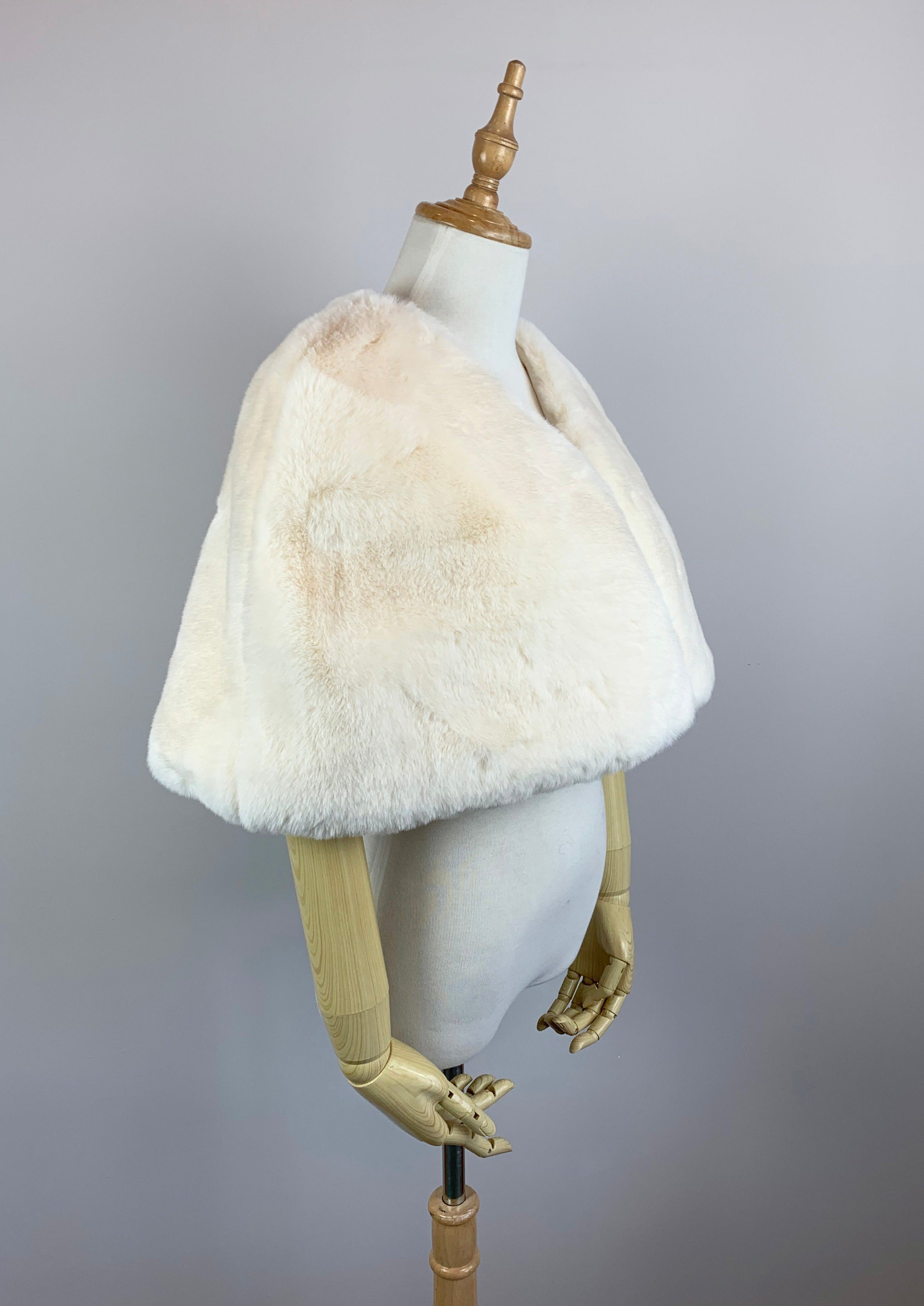 Ivory Faux Fur Bridal Cape - Elegant Wedding Shawl for Bride (Georgina Ivy05) | Perfect for Winter Weddings, Bridal Showers & Photo Shoots