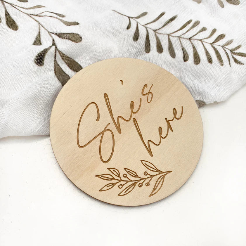 Personalized Wooden Baby Milestone Plaques - Custom Name & Date - Perfect for Monthly Photos, Birth Announcements, and Nursery Decor