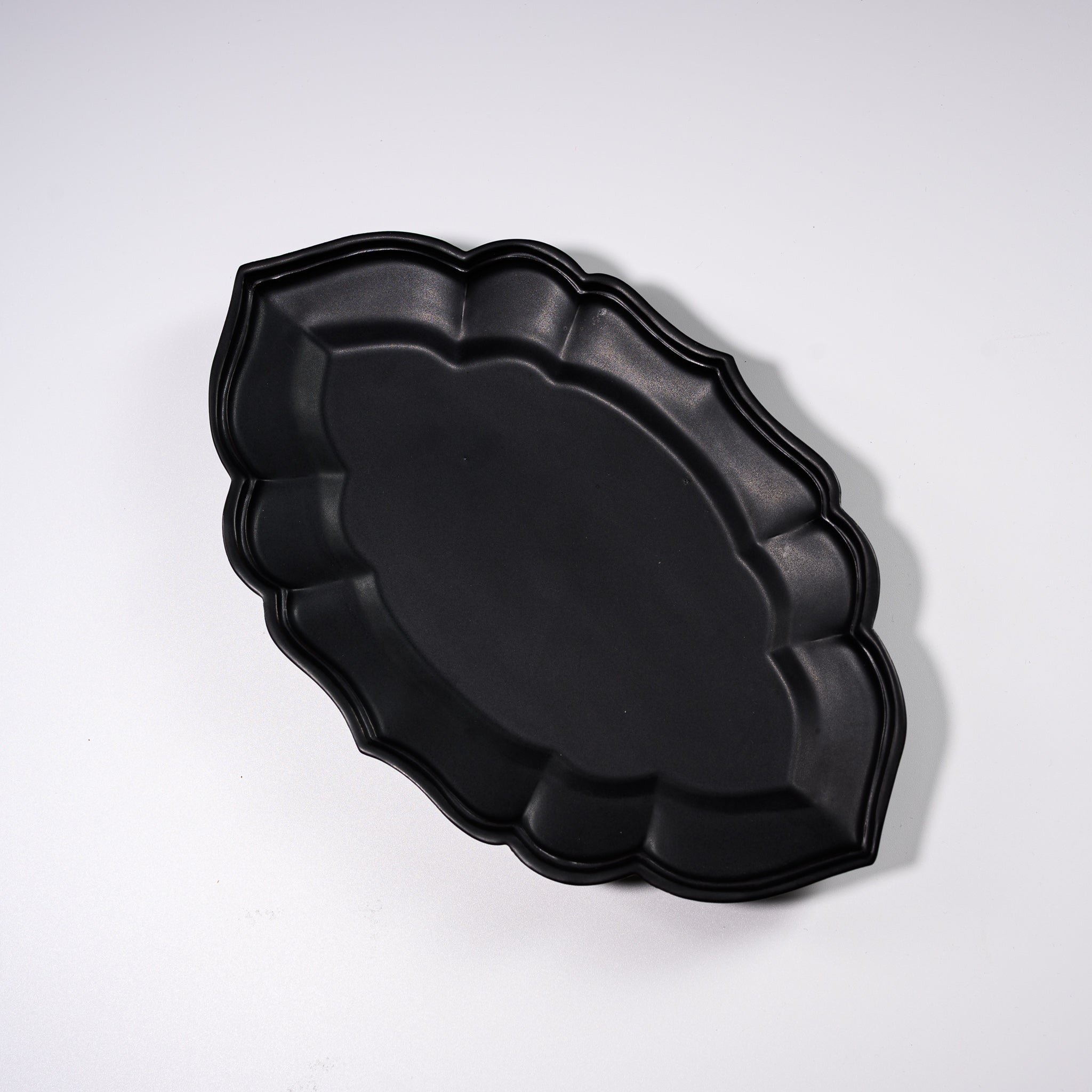 Handmade USUKIYAKI Oval Ceramic Plate - Ryoka Black Japanese Pottery for Sushi, Sashimi & Fine Dining | Authentic Utsuki-Yaki Tableware