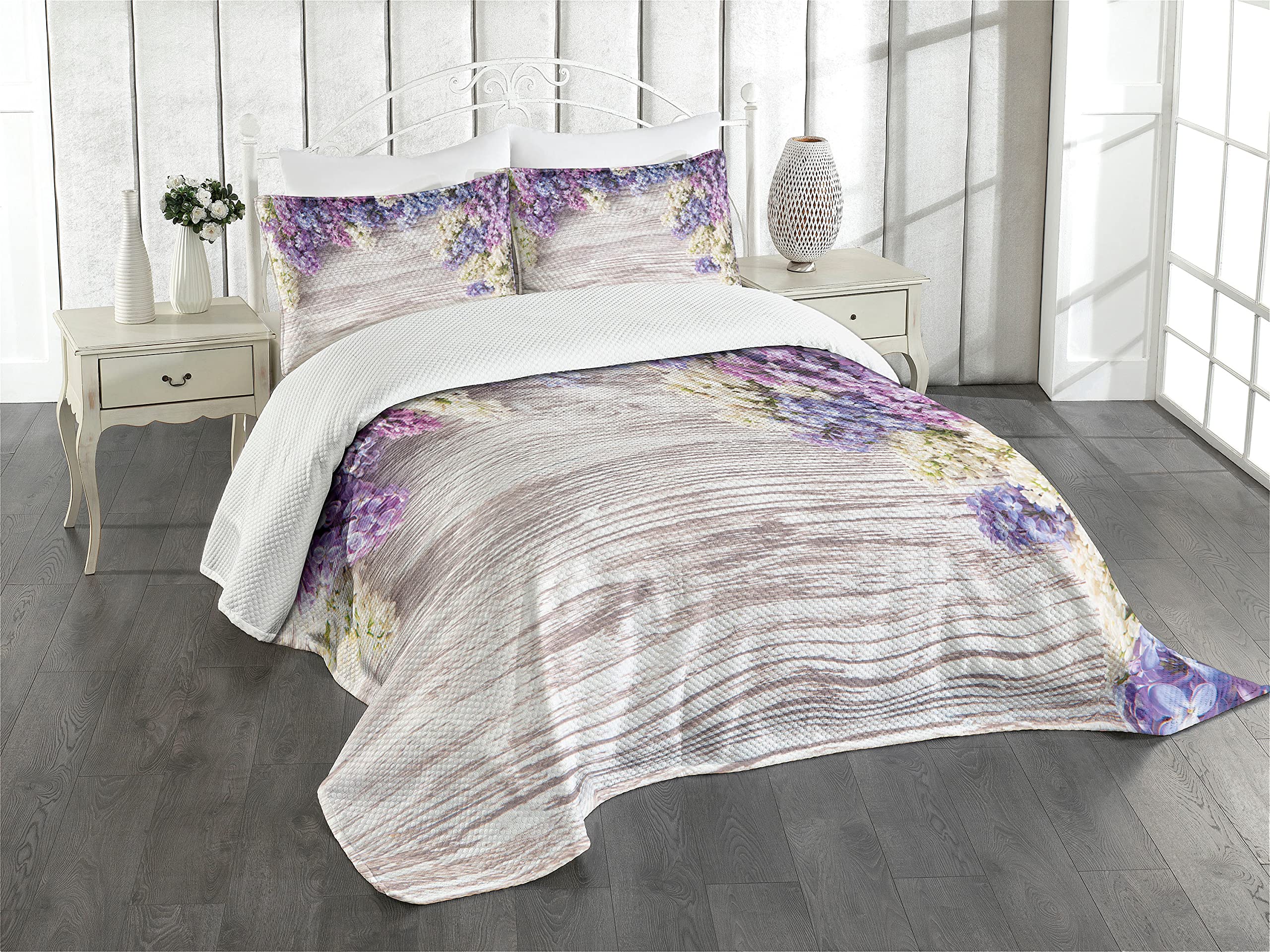 Ambesonne Rustic King Size 3-Piece Bedspread Set with Lilac Flowers Bouquet Design - Includes Decorative Coverlet & 2 Pillow Shams (Lilac/Violet/Dark Taupe) for Spring Nature Romance Theme | Perfect for Master Bedroom, Guest Room & Farmhouse Decor