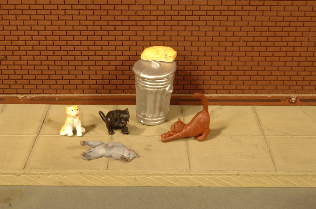 Bachmann Trains O Scale Figures - 6pcs Cats with Garbage Can Model Train Accessories - Perfect for Train Layouts, Dioramas & Collectible Displays