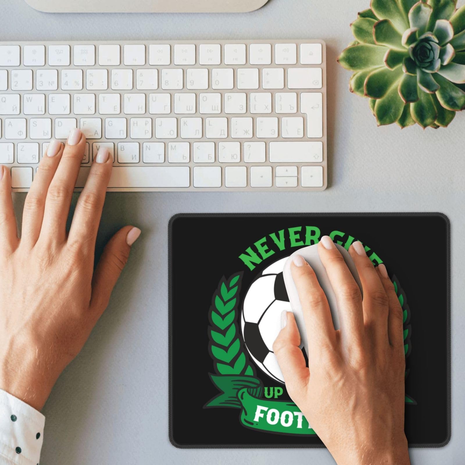 SIYTUAU Never Give Up On Football Mouse Pad - Waterproof Non-Slip Rubber Gaming Mousepad (10x12 inches) for Laptop, Office & PC - Perfect for Football Fans & Gamers