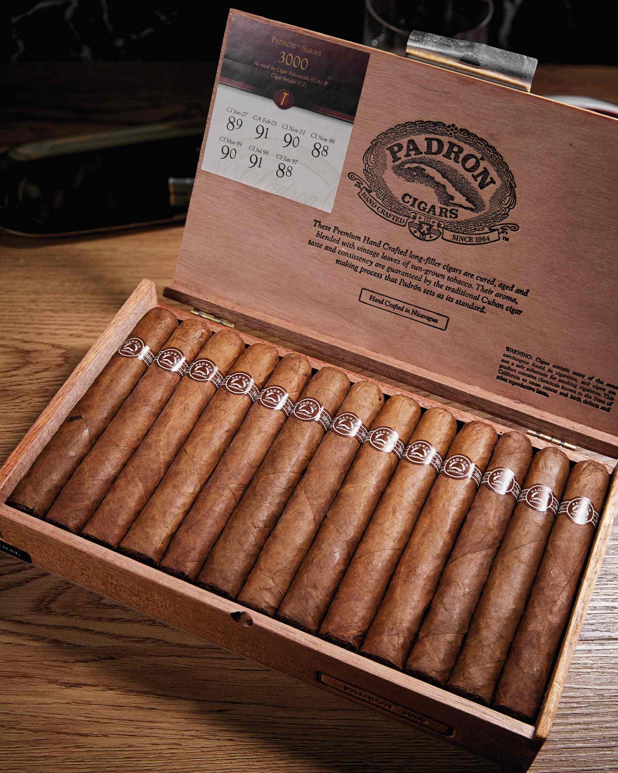 Padrón 3000 Natural Cigars - Premium Handmade Nicaraguan Cigars for Special Occasions & Relaxation | Perfect for Gifts, Celebrations & After-Dinner Enjoyment