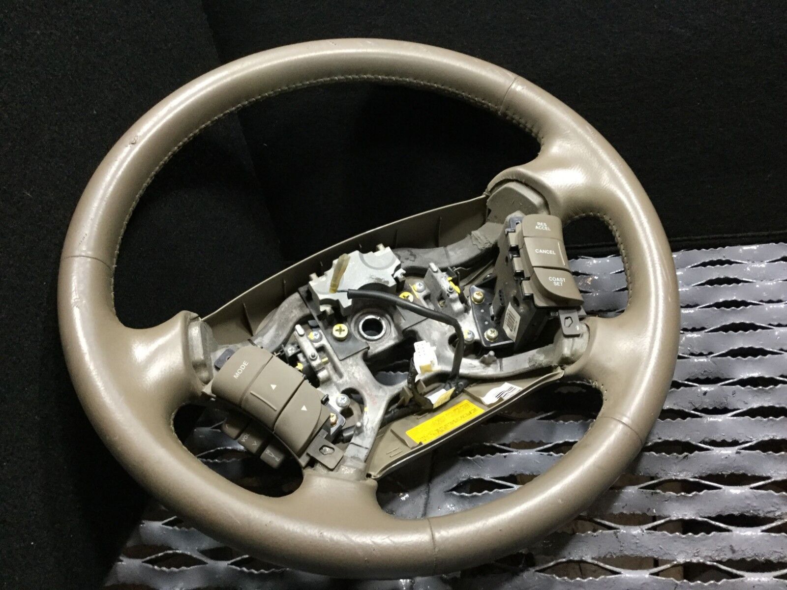 2006-2011 Hyundai Azera OEM Leather Steering Wheel with Switch - Perfect for Replacement & Car Interior Upgrade