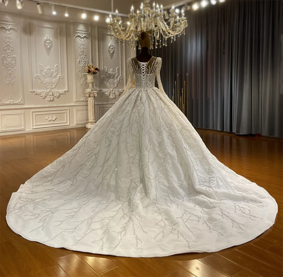 Off White Luxury Ball Gown Wedding Dress with Long Sleeves - Elegant Bridal Gown for Formal Weddings, Prom & Special Occasions