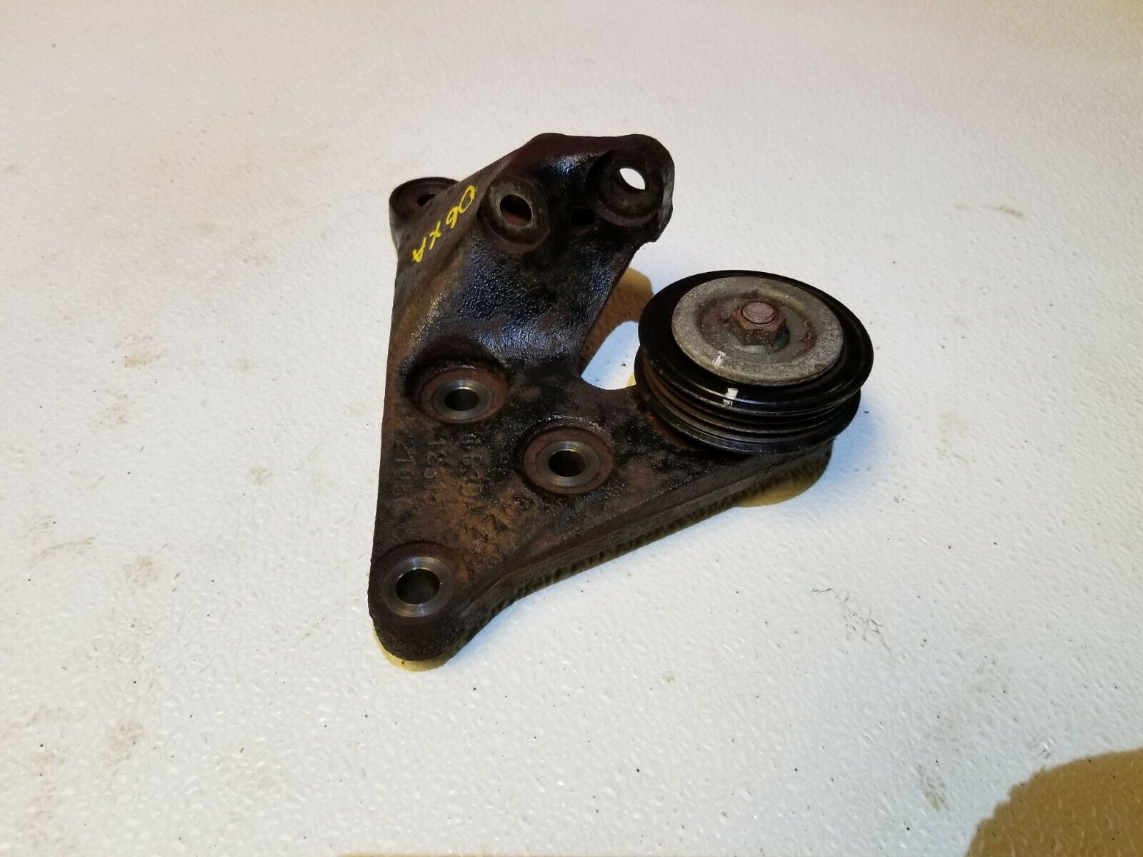 04 05 06 Scion XA 1.5L OEM Pulley with Bracket - Replacement Part for 1NZ-FXE Engine - Perfect for Engine Repair & Performance Upgrades