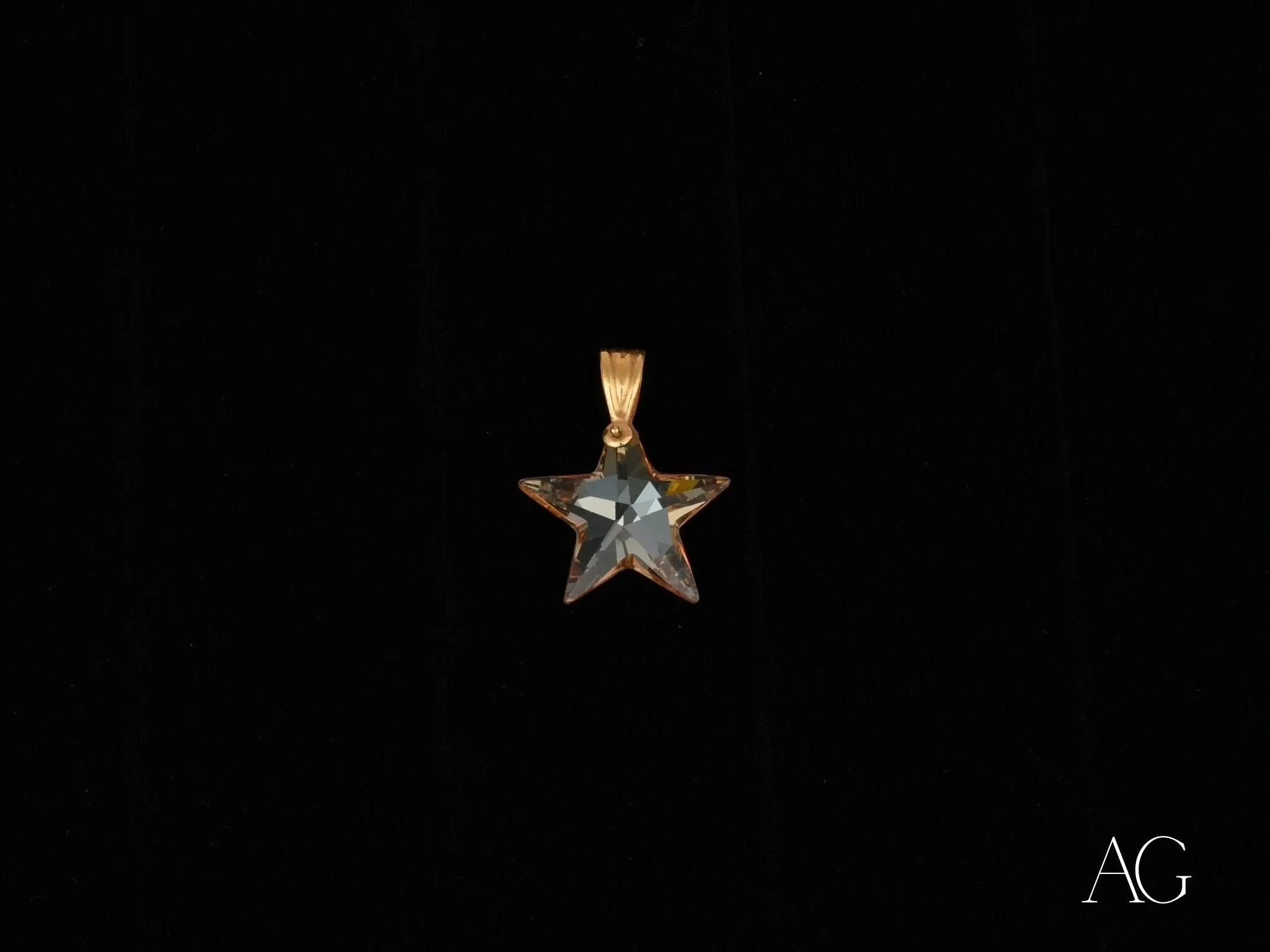 Celestial Smoke Crystal Star Pendant Necklace - Elegant Bohemian Jewelry for Women - Perfect for Yoga, Meditation & Spiritual Healing