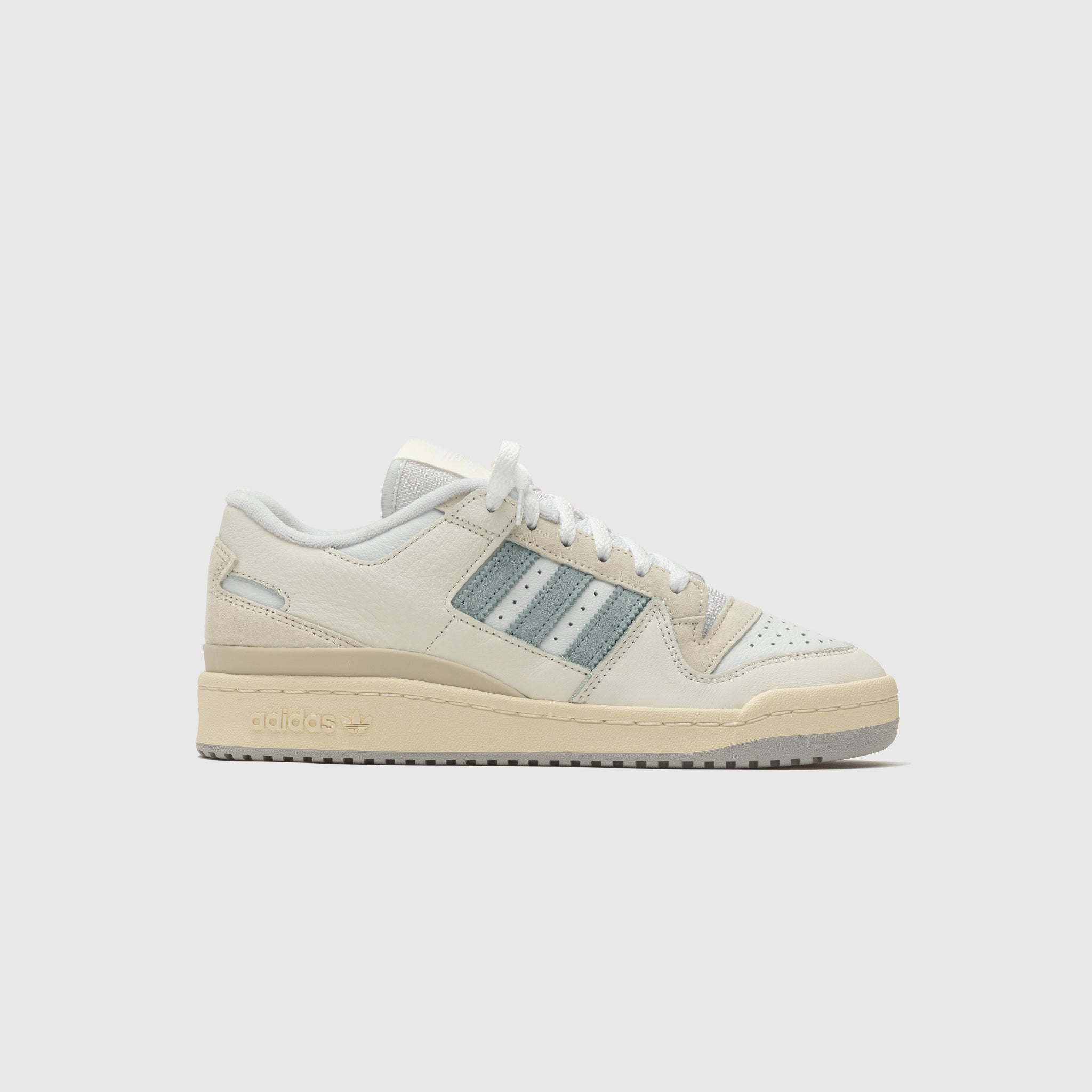 Adidas Forum 84 Low Sneakers - Pale Blue & White Men's Basketball Shoes for Casual Wear & Street Style