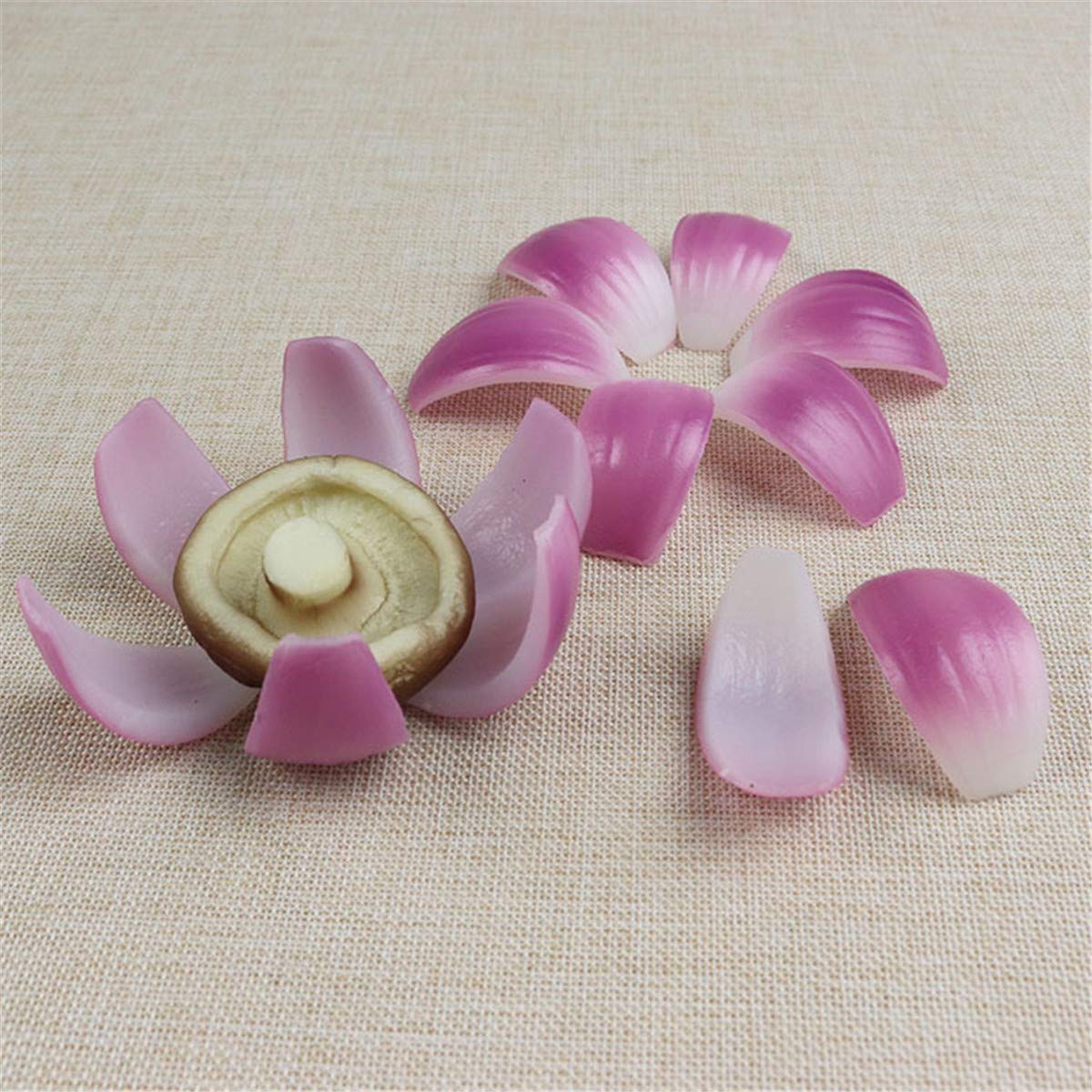 Zzooi Set of 8 Realistic Artificial Onions & Onion Flakes - High Simulation Food Display Props for Restaurant, Grocery Store & Home Kitchen Decor