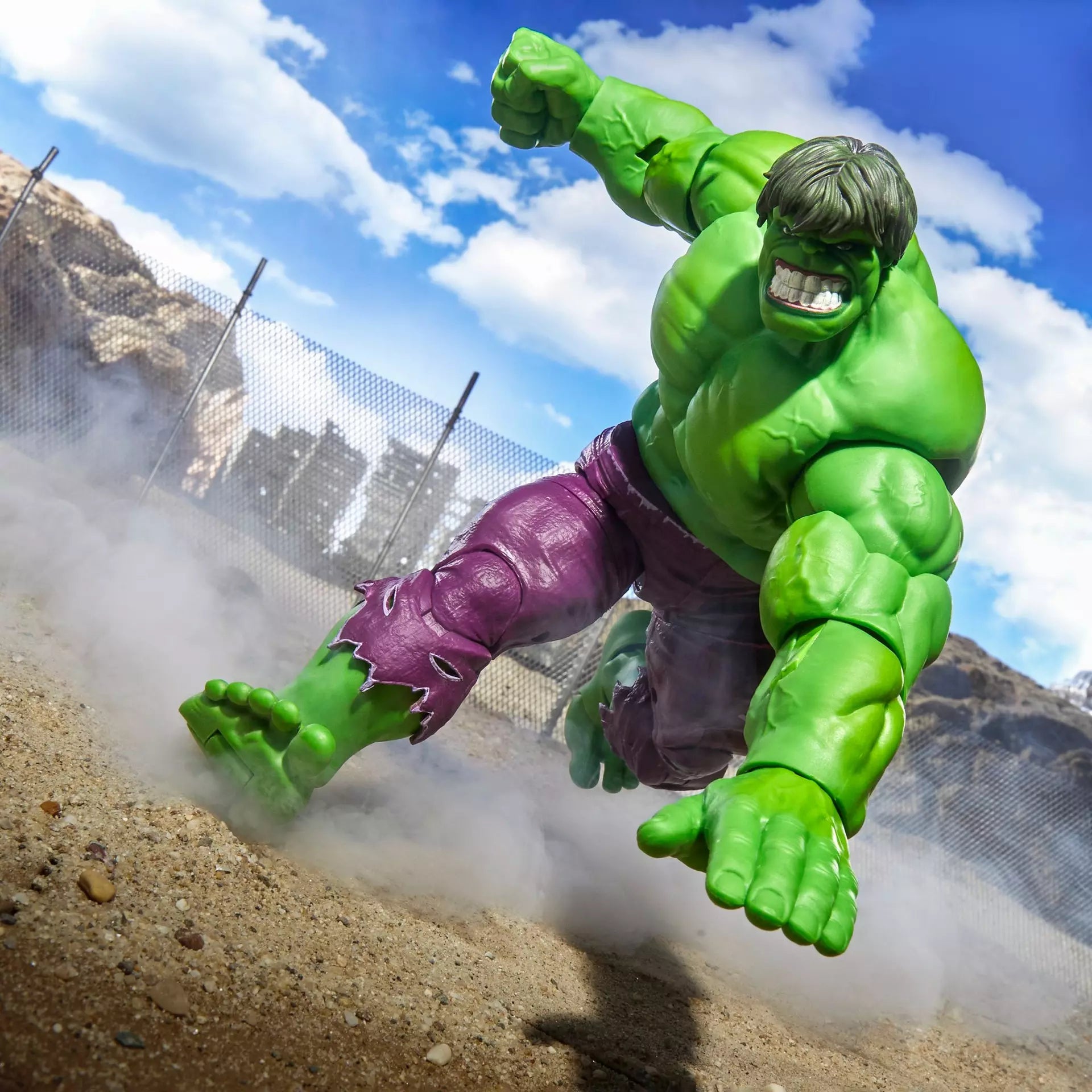 Hasbro Marvel Legends Maximum Series Hulk Deluxe Action Figure 6-inch Collectible Toy for Superhero Fans | Perfect for Display, Play & Marvel Collections