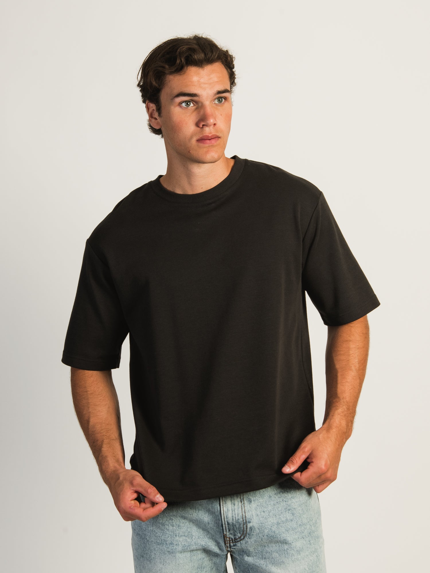 BOXY FIT TEE - Black Women's Oversized T-Shirt | Casual Streetwear Top for Everyday Wear | Perfect for Layering, Lounge & Outfits