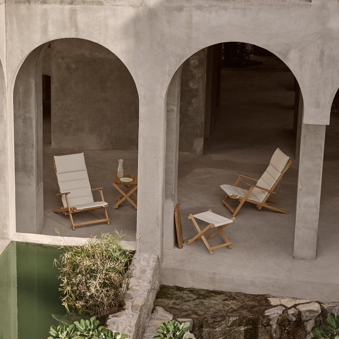 BM5868 Outdoor Side Table - Durable Weather-Resistant Patio Furniture for Garden, Poolside & Backyard Relaxation