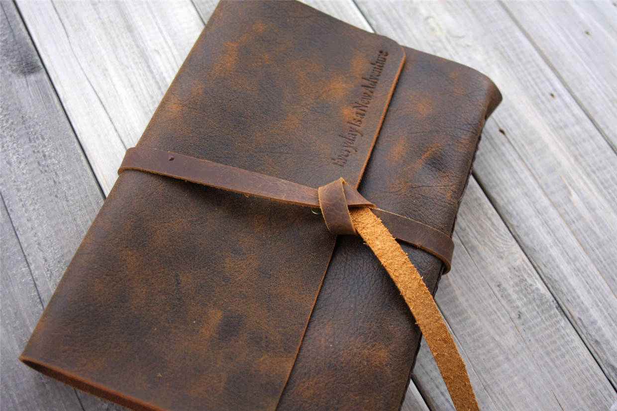 Premium Brown Leather Bound Sketchbook - A5 Size, 120 GSM Thick Paper, Blank Pages for Drawing, Journaling & Note Taking - Perfect for Artists, Writers & Students - Ideal Gift for Creative Minds