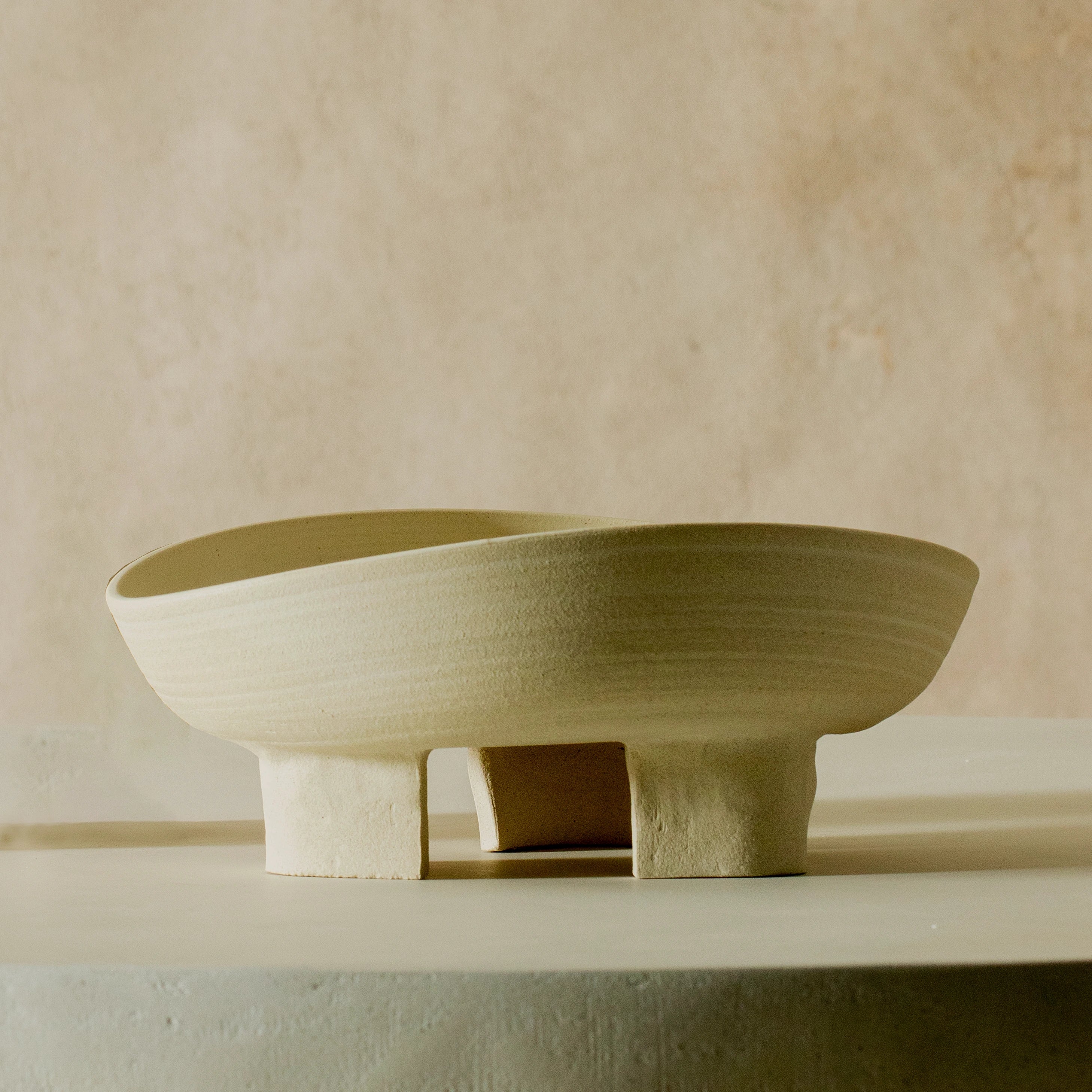 Frankie Footed Bowl - Elegant and Durable Ceramic Serving Bowl for Soup, Salad, Pasta - Perfect for Dinner Parties, Family Gatherings, and Everyday Use