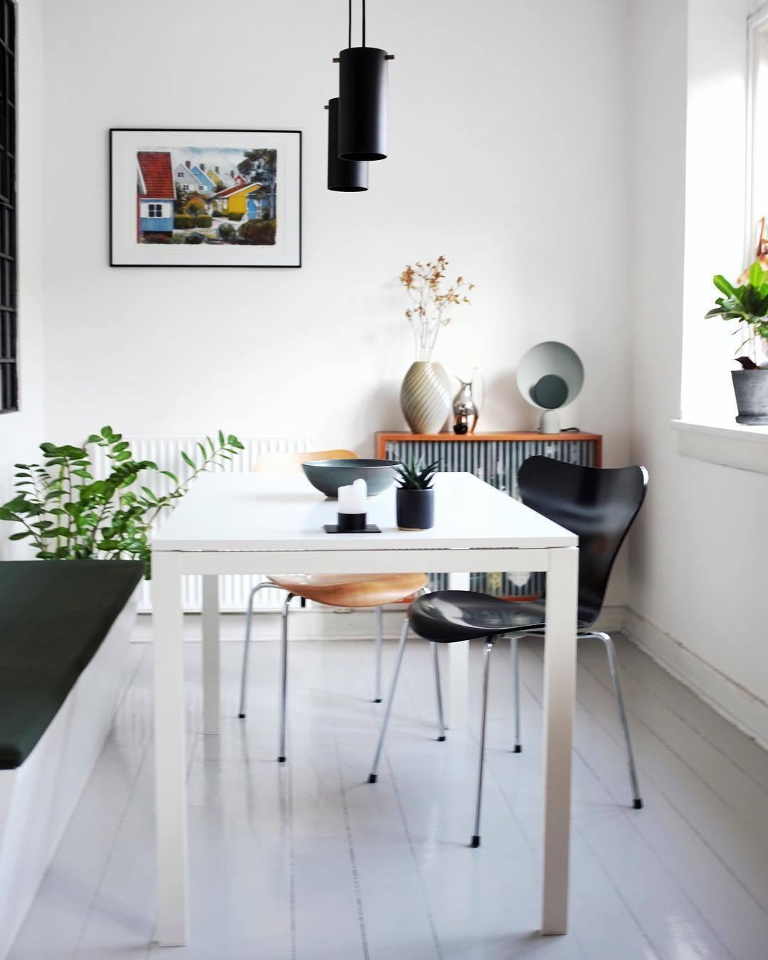Blooper Table Lamp - Modern LED Desk Light for Home Office, Bedroom & Living Room - Perfect for Reading, Working & Decor