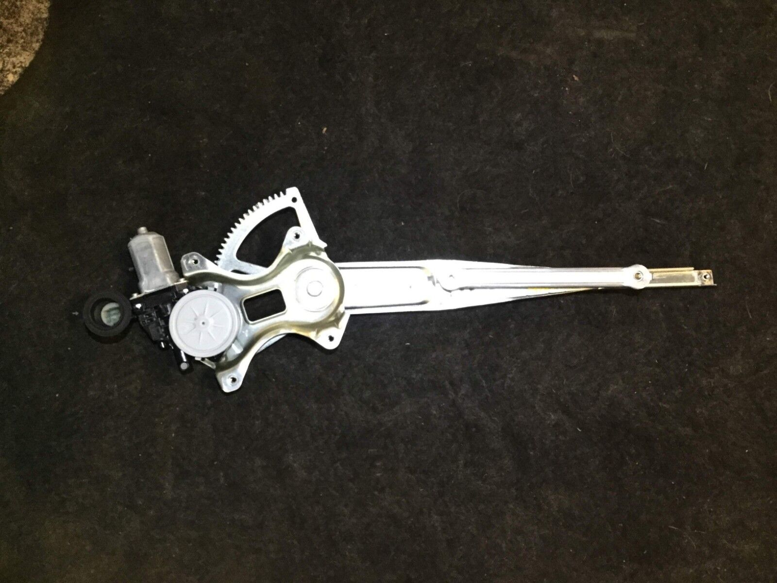 2005-2009 Toyota Prius Right Rear Passenger Side Window Regulator & Motor - OEM Replacement Part - Perfect for Window Repair & Car Maintenance