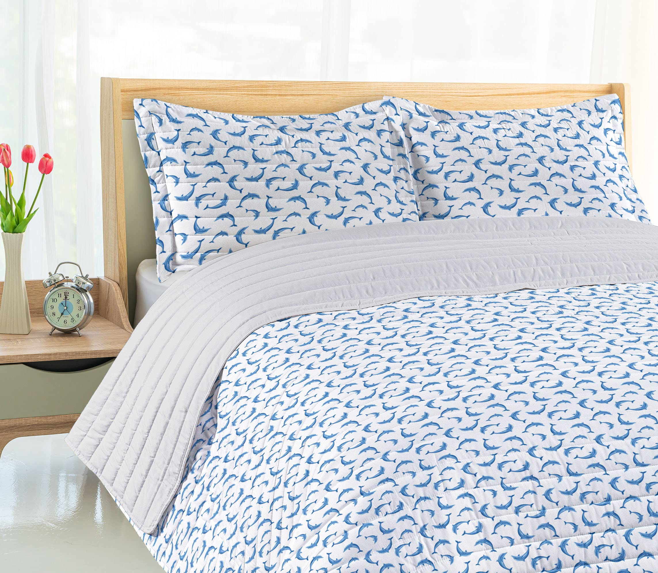 Ambesonne Queen Size Microfiber Bedspread Set with Pillow Shams - Dolphin & Marine Wildlife Themed Soft Blue White Comforter | Ocean Inspired Bedroom Decor for Coastal Homes & Beach House Styling