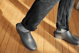 Best Non-Slip CALZURO Classic Work Clogs - Unisex Nursing & Kitchen Shoes for Women & Men - Autoclavable Rubber Clogs for Healthcare, Food Service & Hospital Use