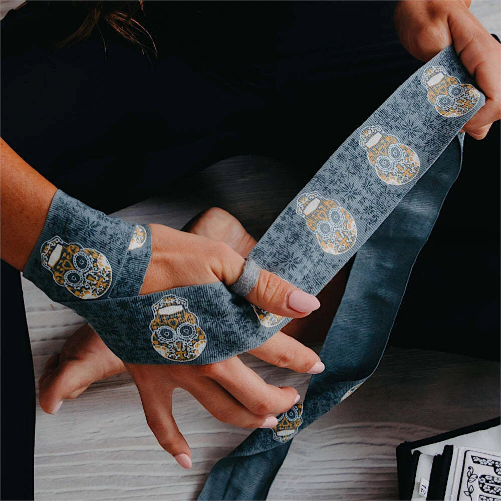 Premium 4.5m Stretch Hand Wraps with Gold Skull Design - Ideal for Boxing, MMA Training & Fitness Workouts