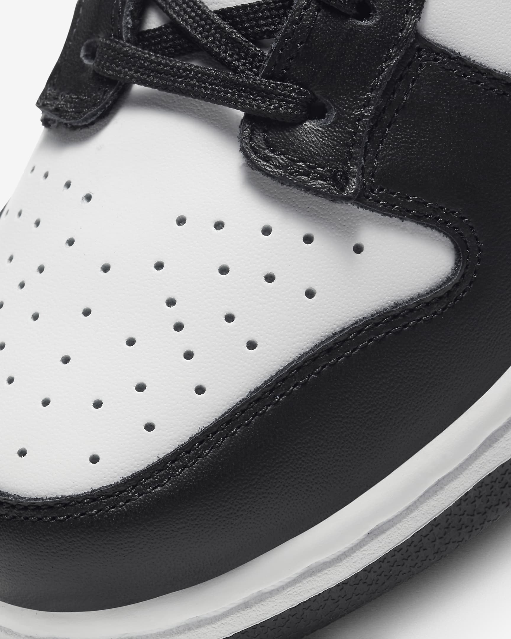 Nike Women's Dunk Low Sneakers - White & Black Casual Shoes for Women | Comfortable Walking, Running, Gym Workouts & Streetwear Fashion