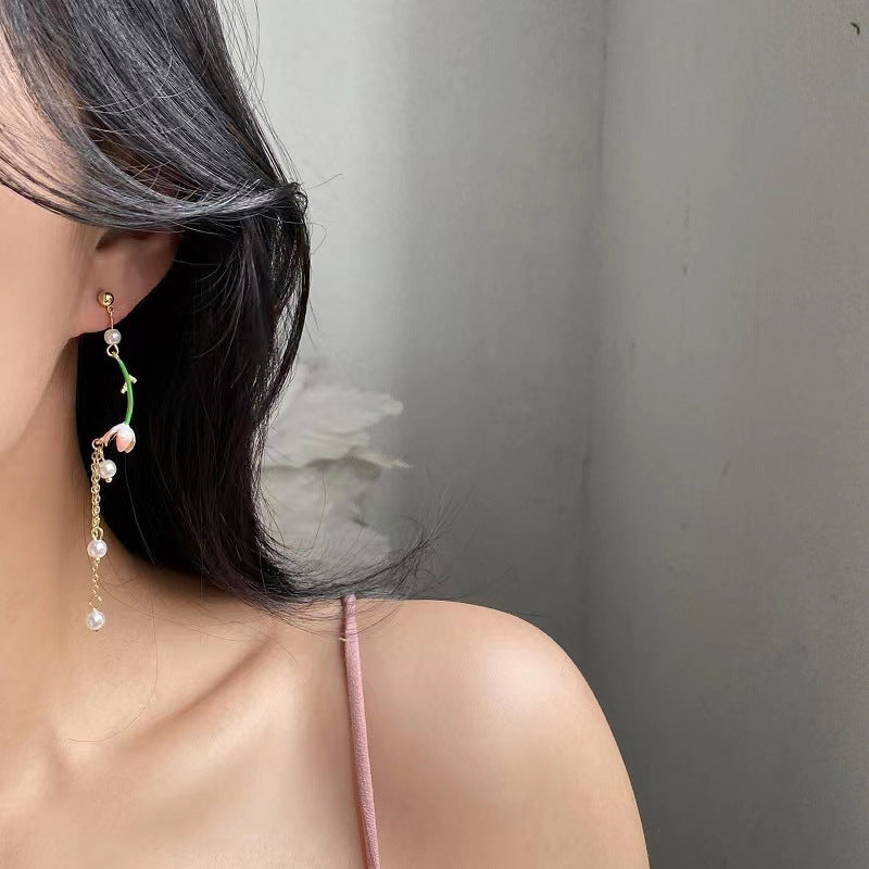 Tulip Pearl Flower Mismatch Chandelier Earrings for Women | HE8862 | Elegant Bohemian Jewelry for Party, Wedding & Special Occasions