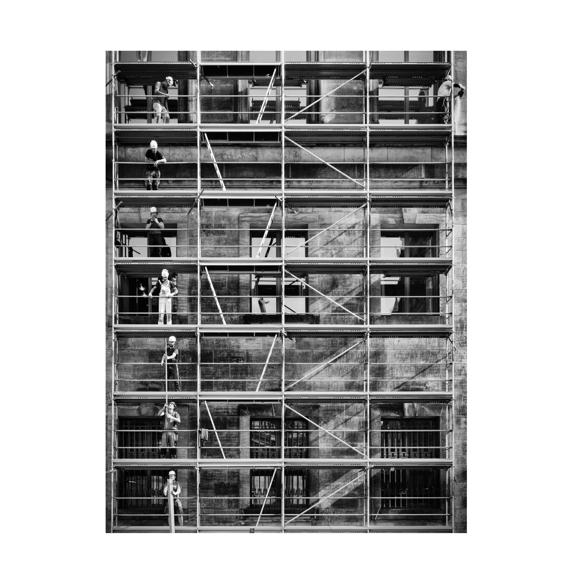 Peter Pfeiffer 'Working Hard' Canvas Art Print - Modern Office & Home Wall Decor - Motivational Artwork for Living Room, Bedroom & Workspace