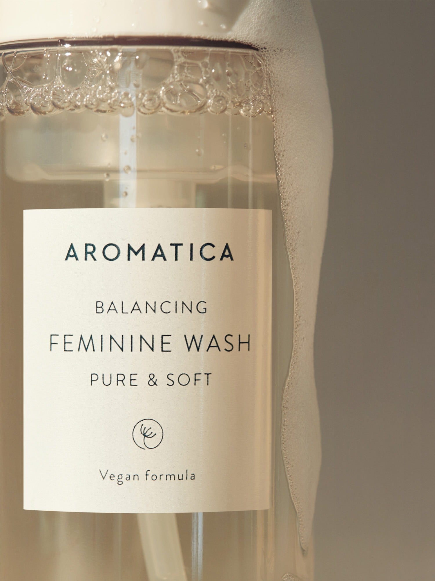 AROMATICA Pure & Soft Feminine Wash 170ml - Chamomile & Tea Tree Formula for Gentle Intimate Care | pH Balanced & Natural Ingredients | Ideal for Daily Hygiene & Sensitive Skin